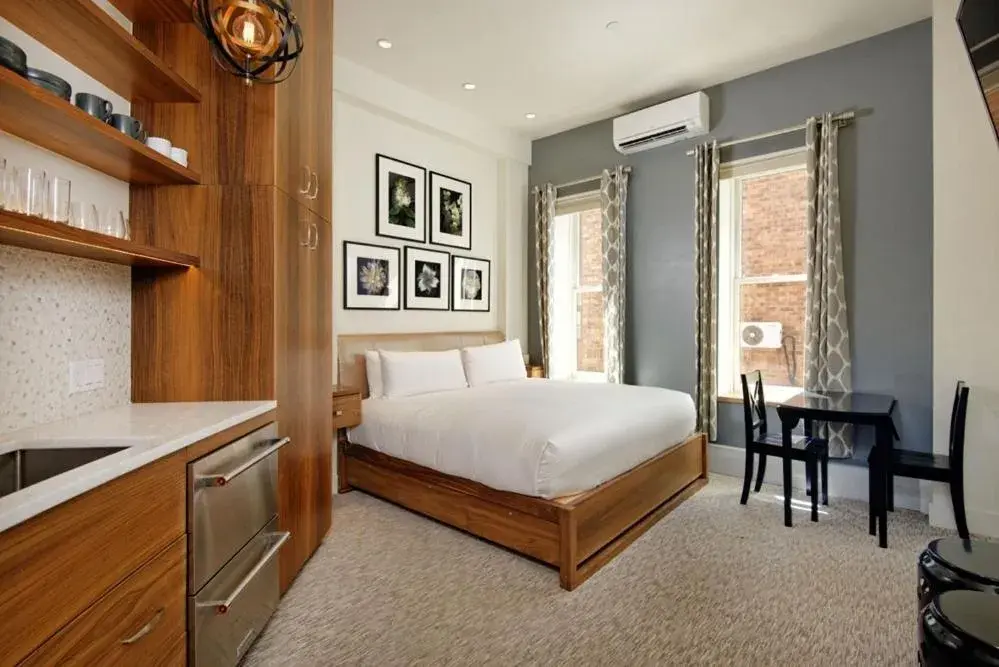 Independence Square 212, Studio with Beautiful Finishes. A+ Location in Downtown Aspen Independence Square 212, Studio with Beautiful Finishes. A+ Location in Downtown Aspen