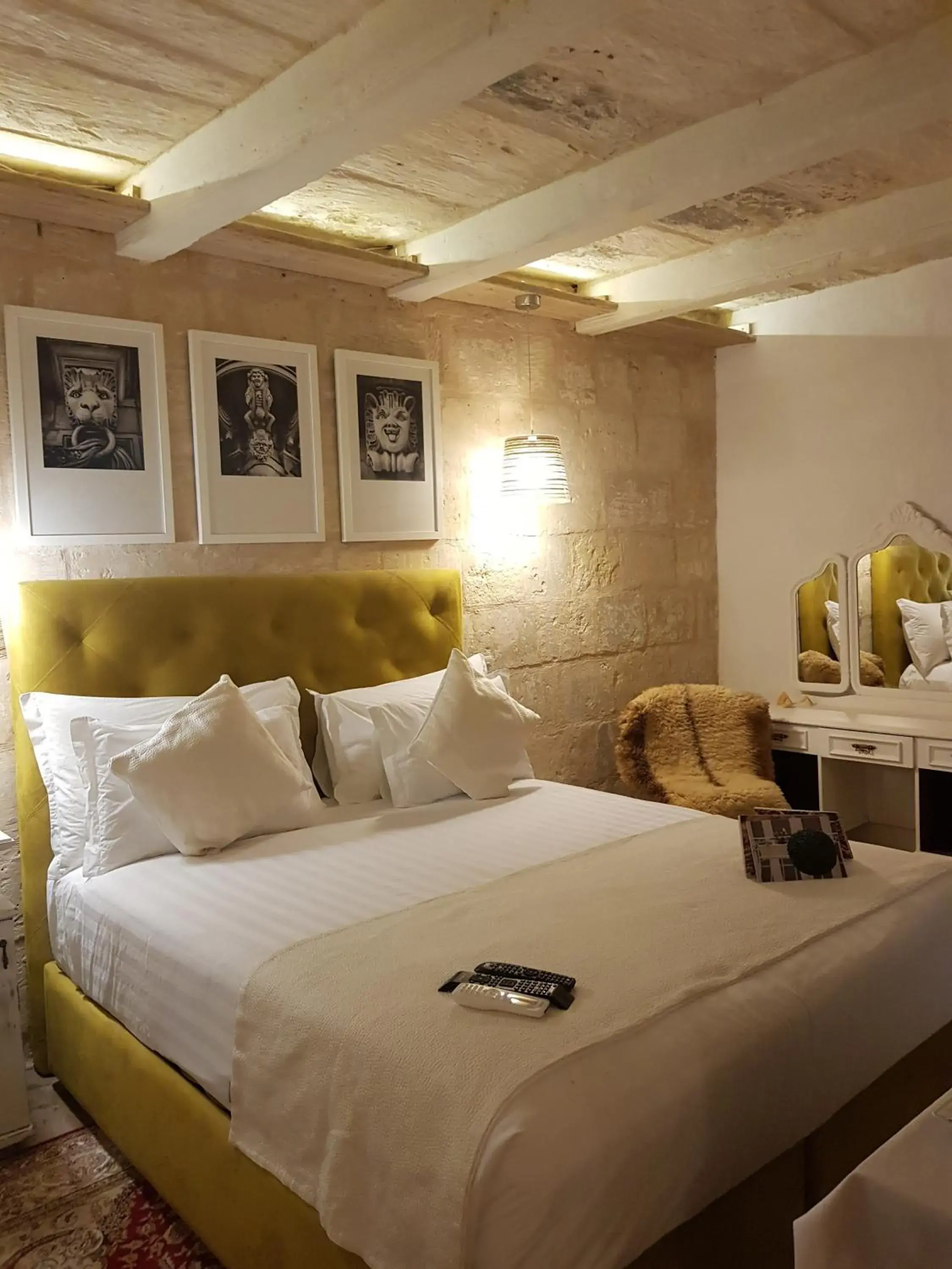 Double Room with internal Courtyard View in Valletta Lucente Guest House Double Room with internal Courtyard View in Valletta Lucente Guest House