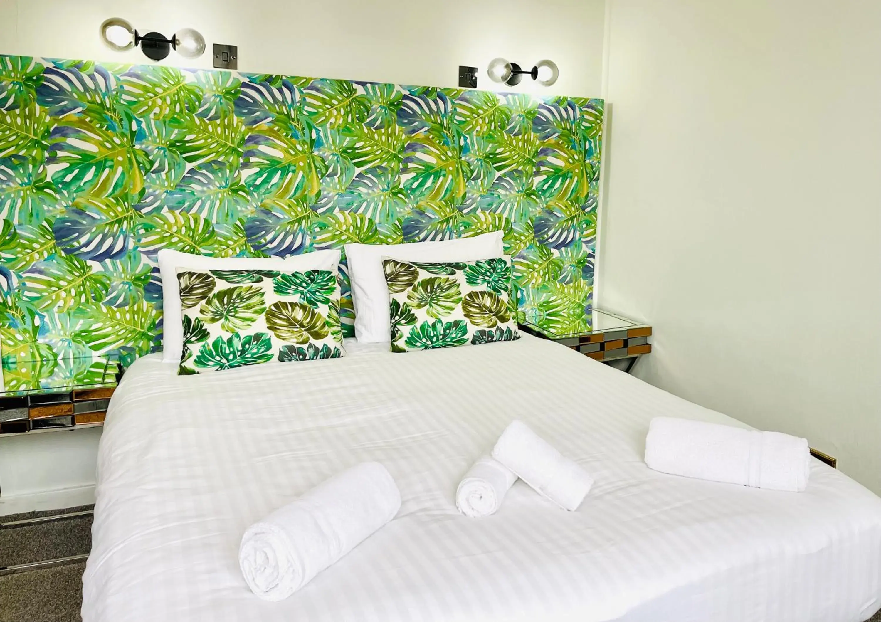 Double Room with Hill View in Lovat Hotel Double Room with Hill View in Lovat Hotel