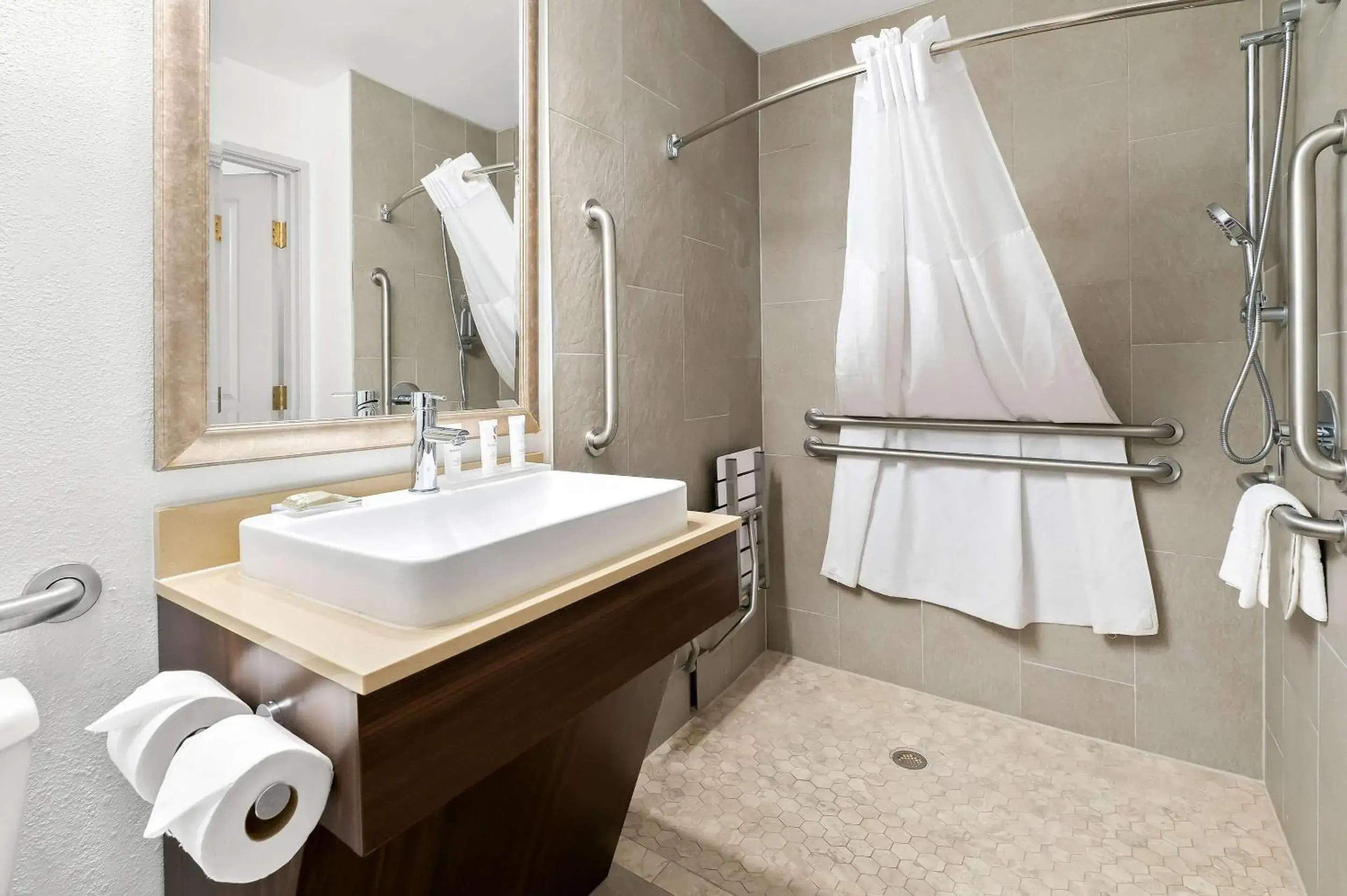 Triple Room with Roll-In Shower - Disability Access/Non Smoking in Country Inn & Suites by Radisson, Columbia Airport, SC Triple Room with Roll-In Shower - Disability Access/Non Smoking in Country Inn & Suites by Radisson, Columbia Airport, SC