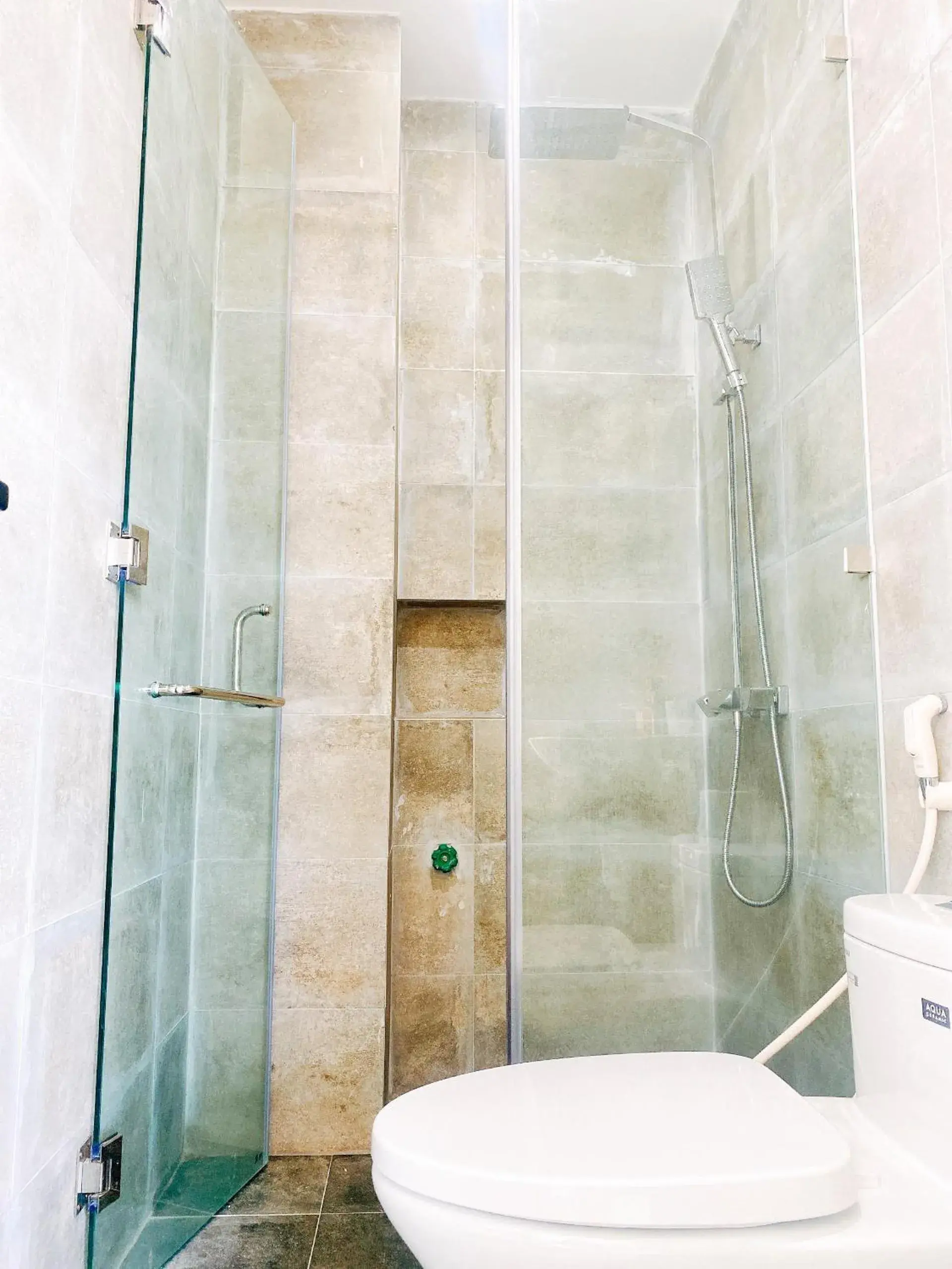 Single Room with Balcony - single occupancy in Light House Hostel Single Room with Balcony - single occupancy in Light House Hostel