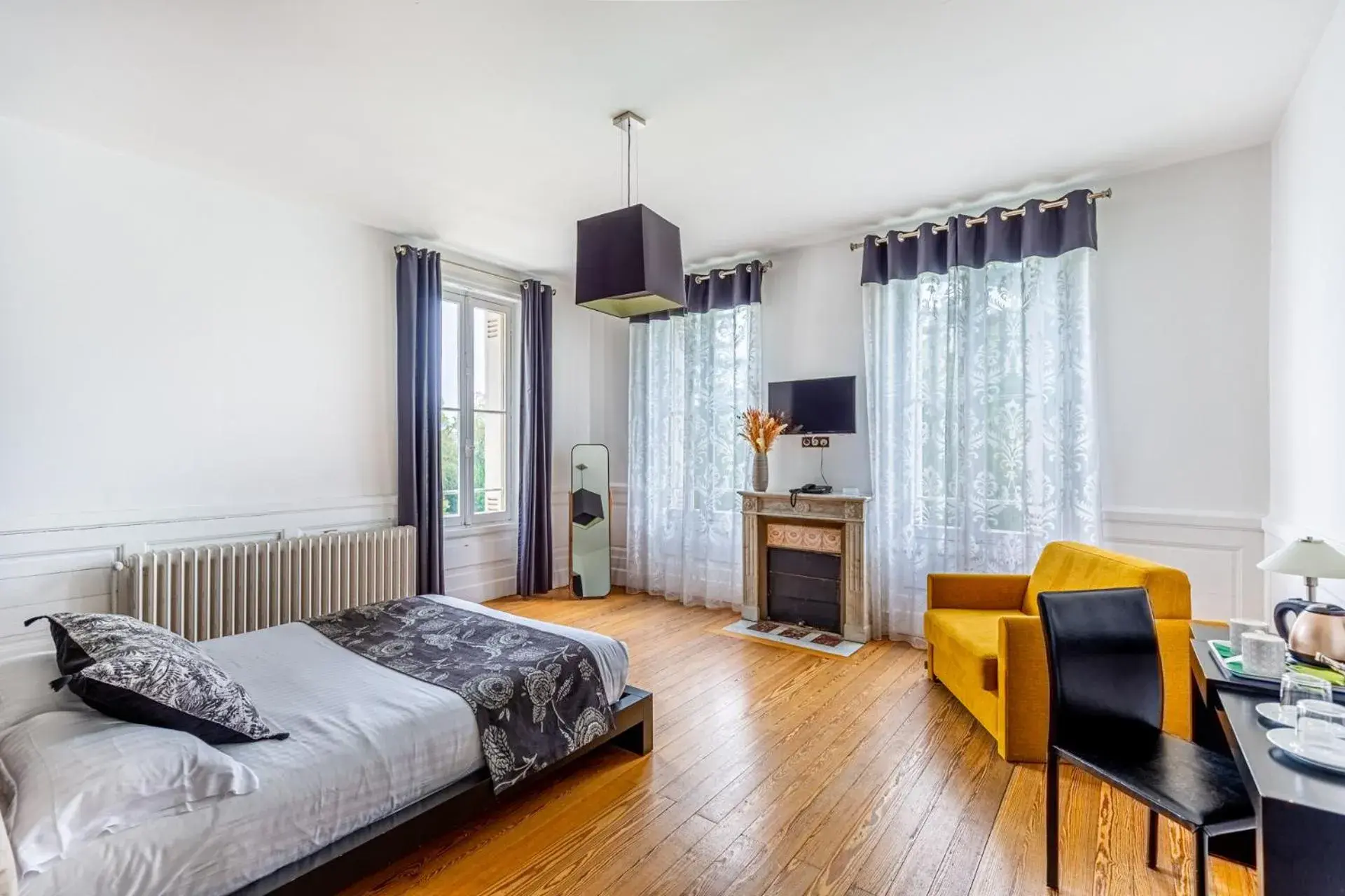 Suite in Hôtel Château La Chèze - Bordeaux Floirac Suite in Hôtel Château La Chèze - Bordeaux Floirac