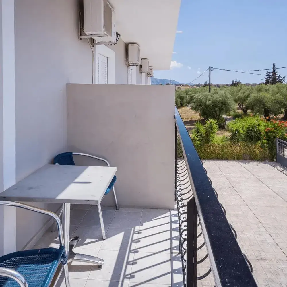 Family Room (2 Adults + 2 Children) in Perkes Hotel Complex Family Room (2 Adults + 2 Children) in Perkes Hotel Complex