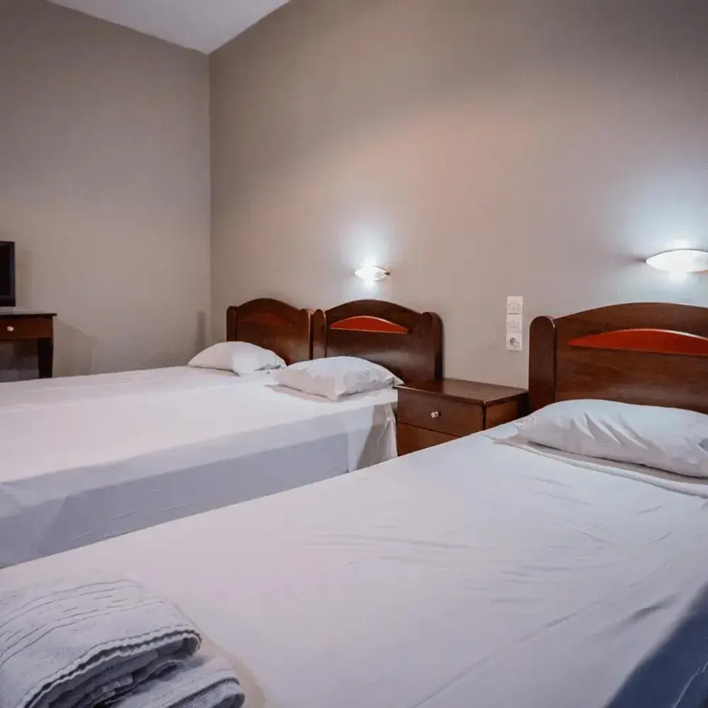 Classic Triple Room in Perkes Hotel Complex Classic Triple Room in Perkes Hotel Complex