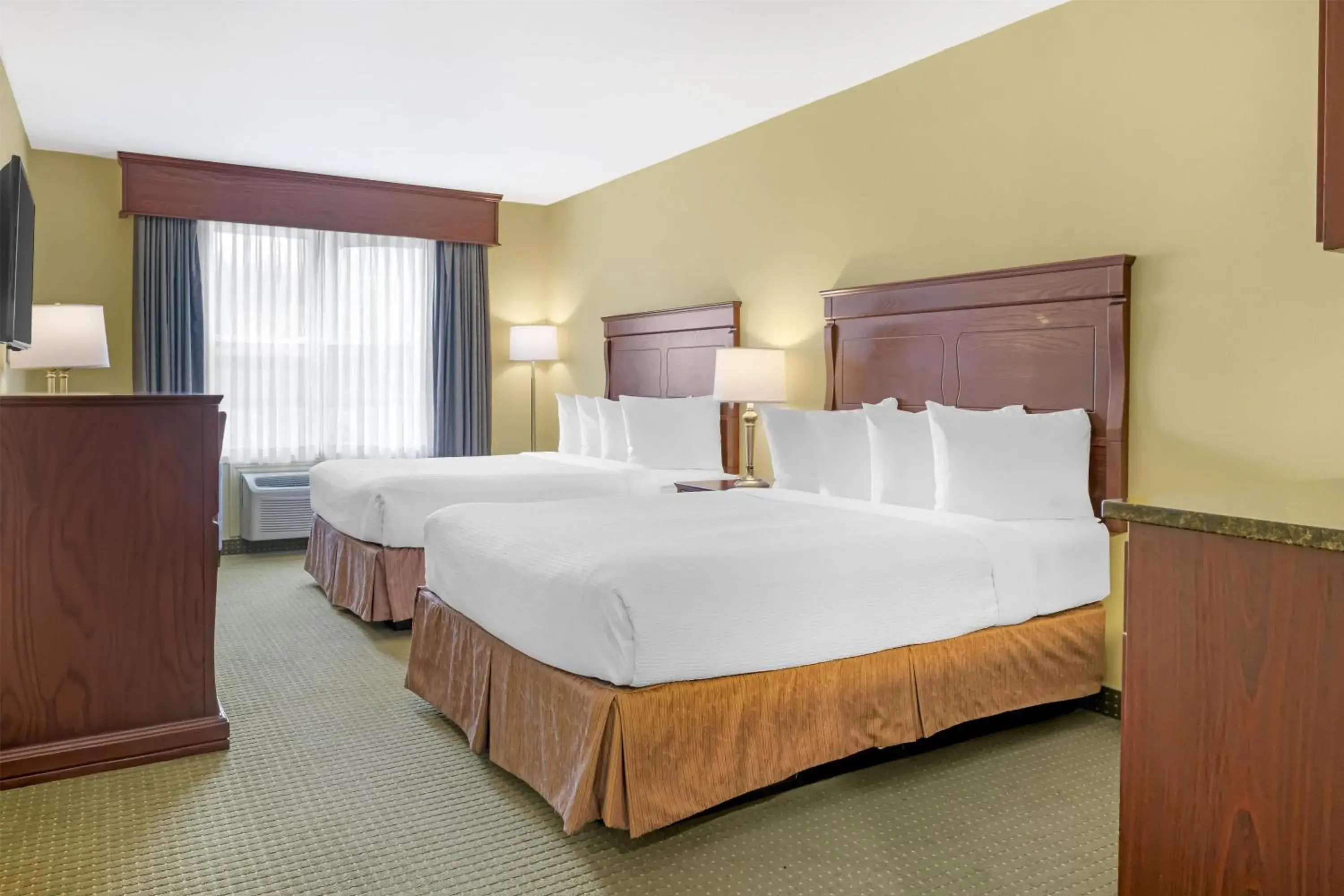 Queen Suite with Two Queen Beds and Kitchenette - Non-Smoking in Best Western Plus Grand-Sault Hotel & Suites Queen Suite with Two Queen Beds and Kitchenette - Non-Smoking in Best Western Plus Grand-Sault Hotel & Suites