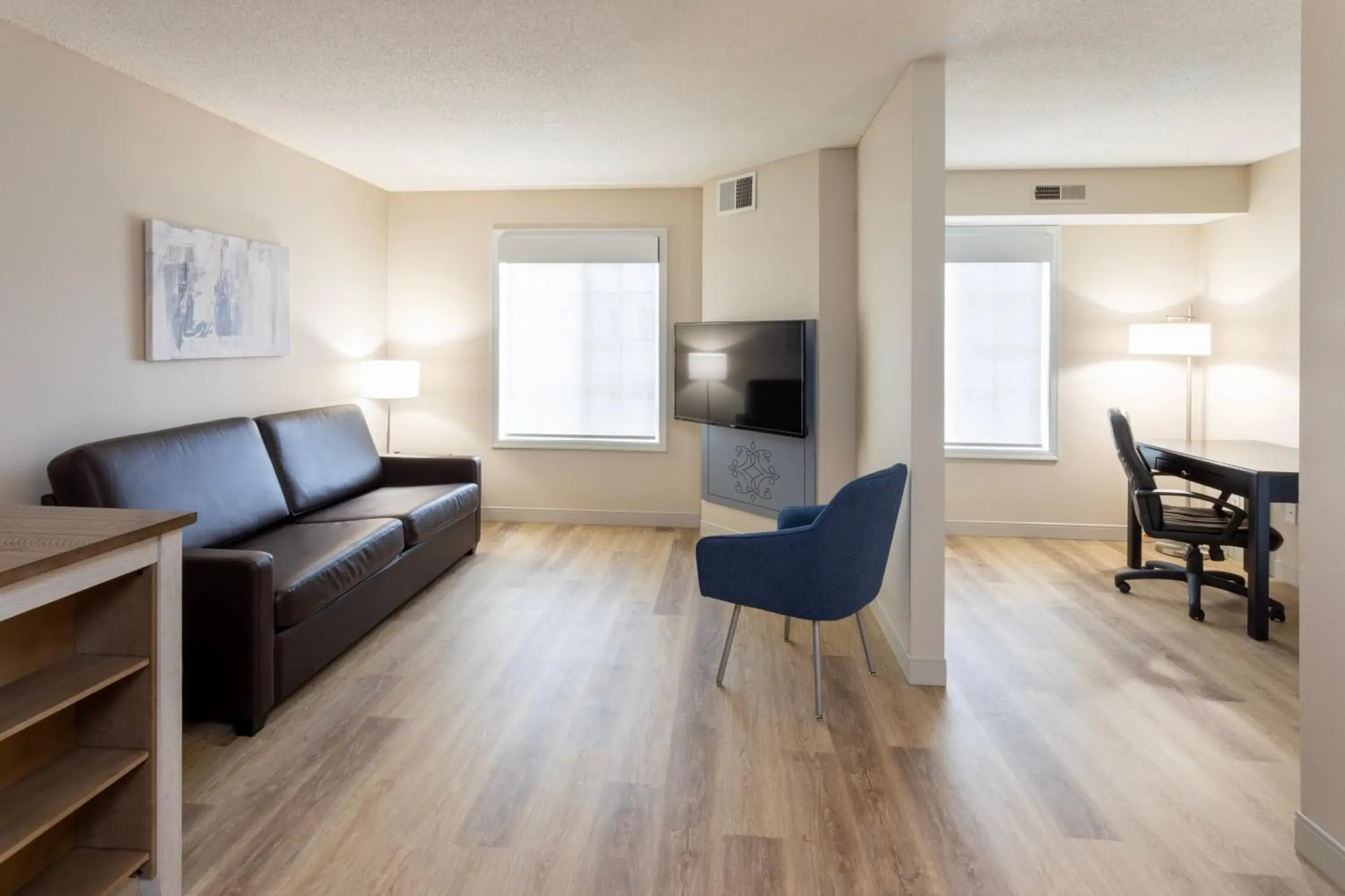 Deluxe King Suite in Grandstay Apple Valley Deluxe King Suite in Grandstay Apple Valley