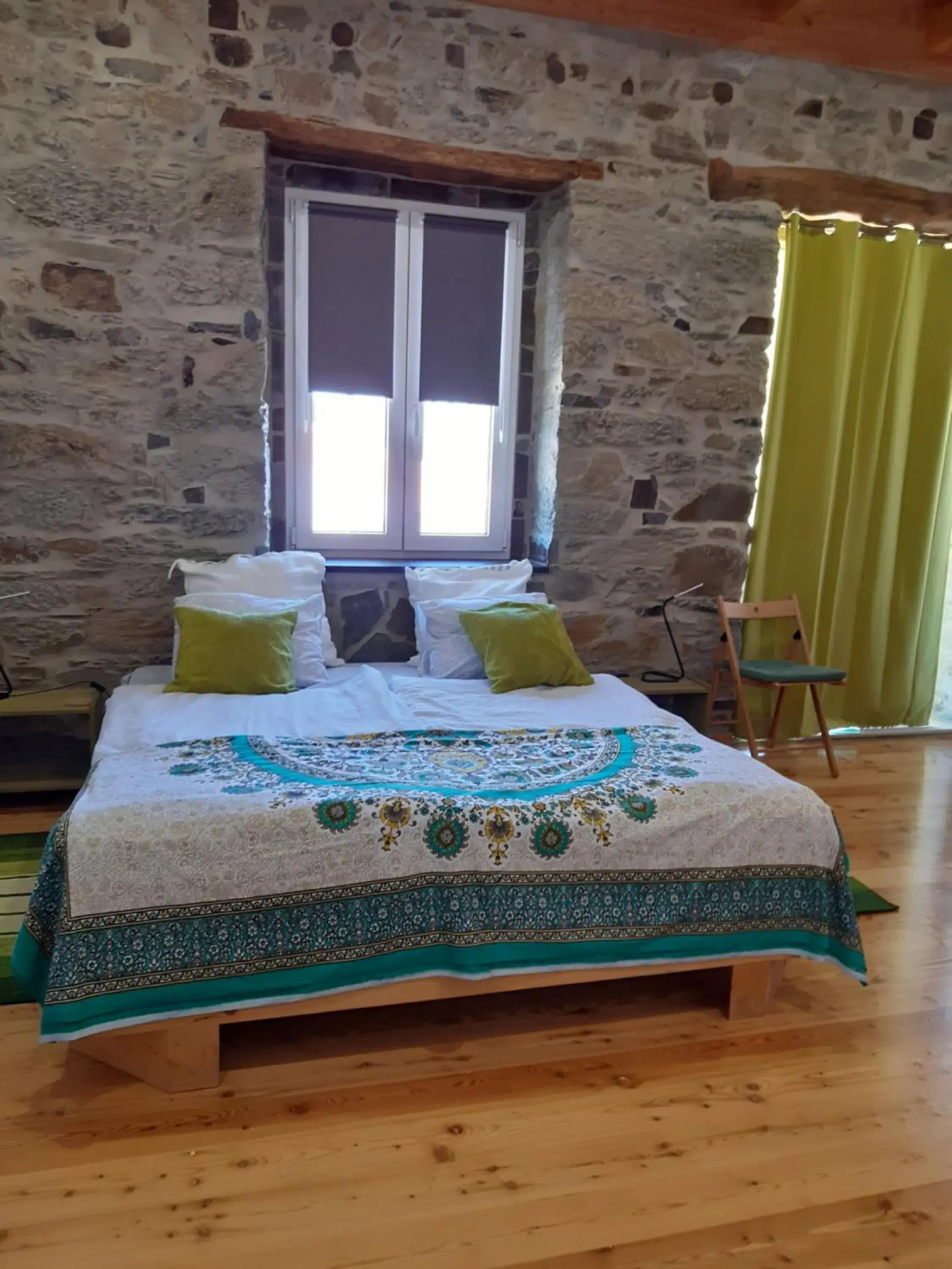 Triple Room with Private Bathroom in Quinta Quatro Ventos Triple Room with Private Bathroom in Quinta Quatro Ventos