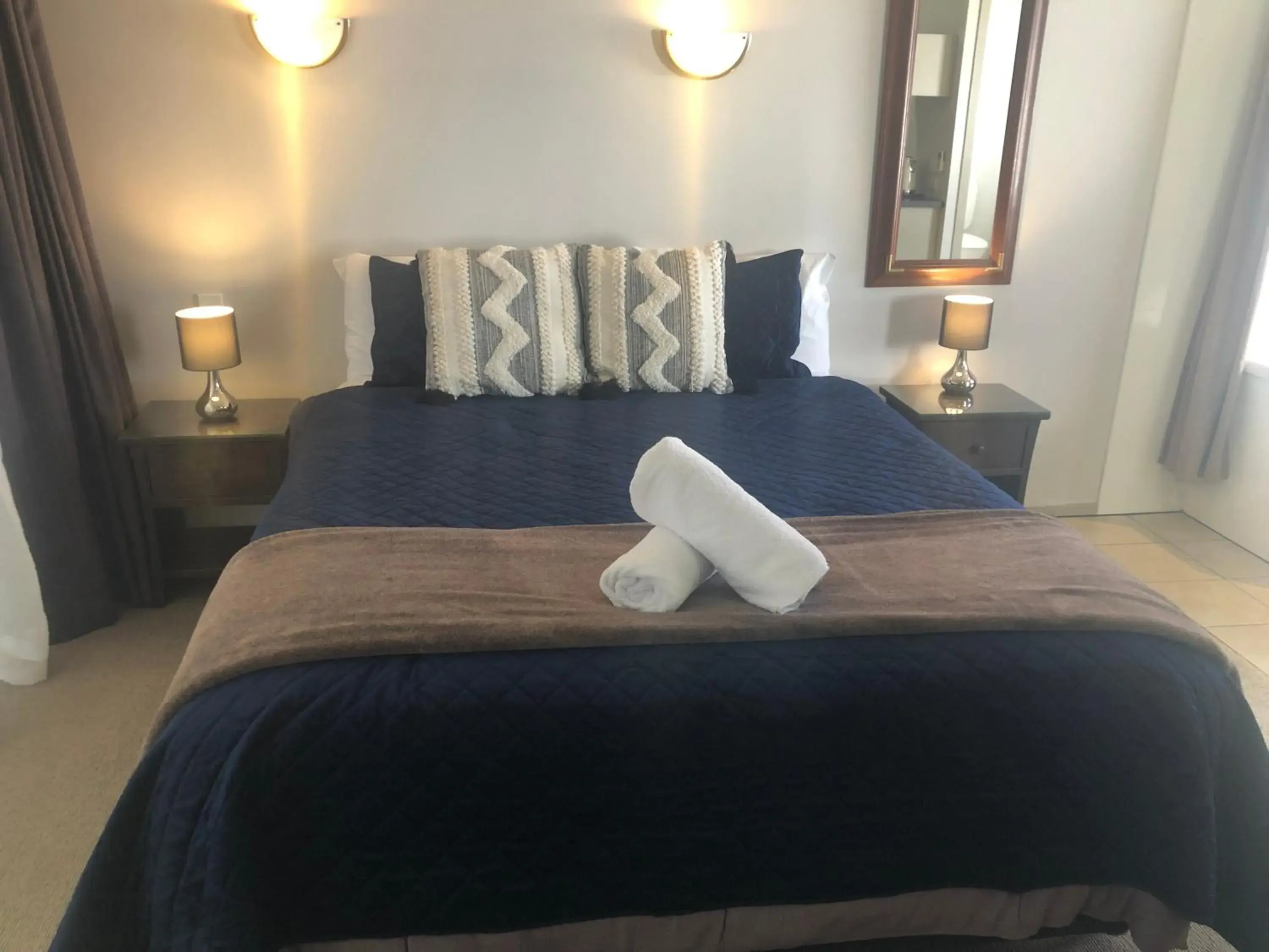 Studio with Spa Bath in Absolute Lake View Motel Studio with Spa Bath in Absolute Lake View Motel