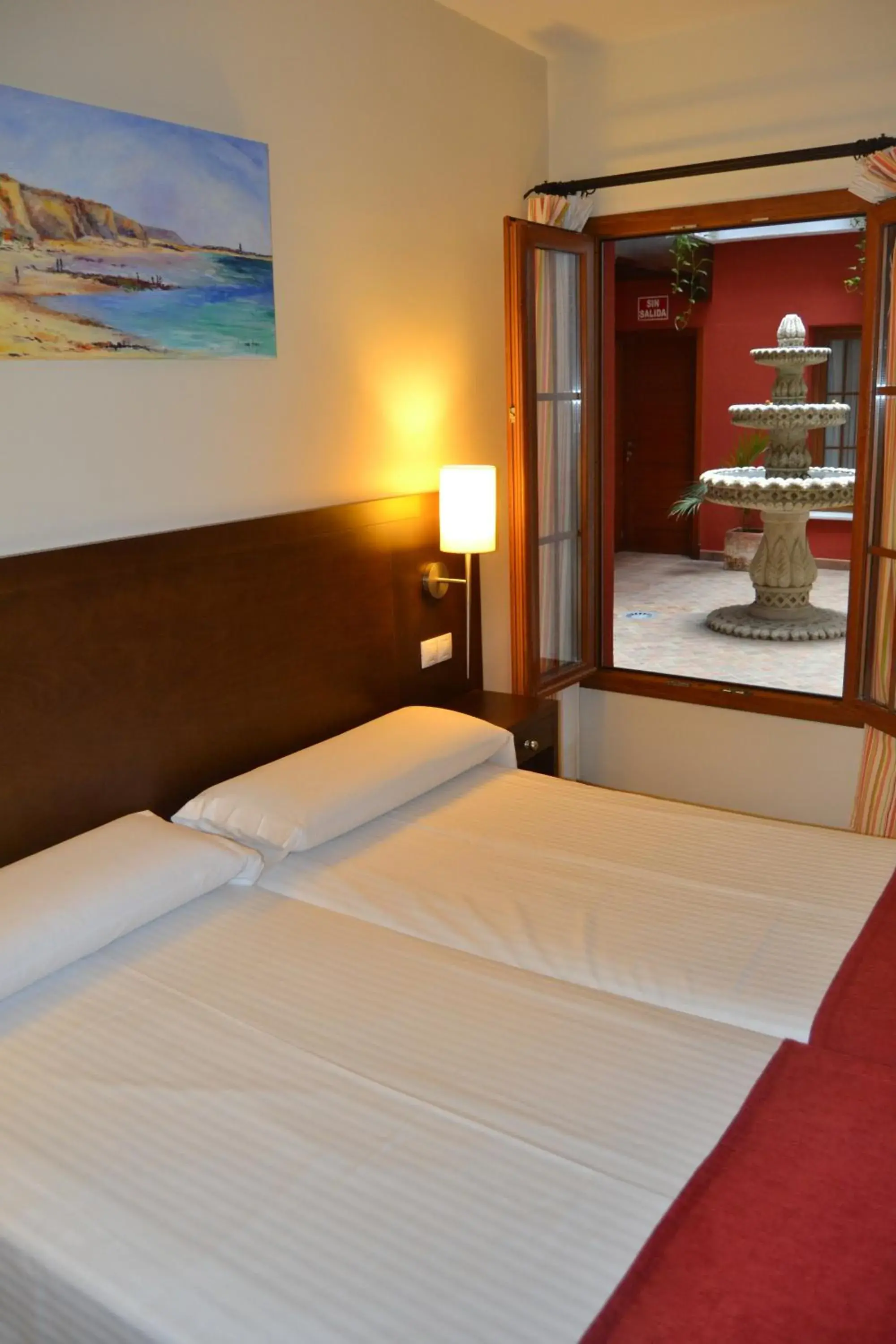 Economy Twin Room in Hostal Al-Andalus Economy Twin Room in Hostal Al-Andalus