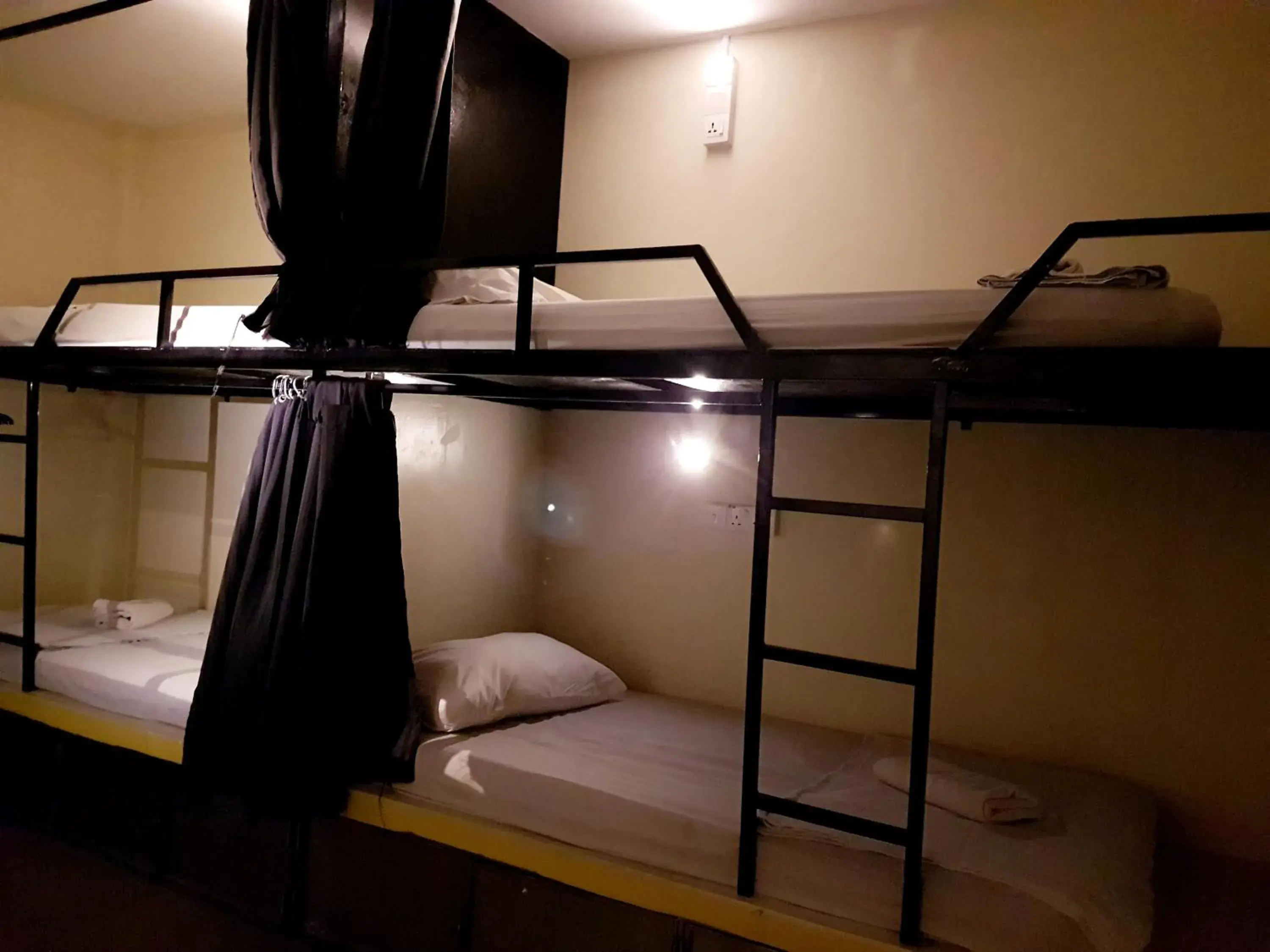 8-Bed Mixed Dormitory Room in Abby by the river 8-Bed Mixed Dormitory Room in Abby by the river