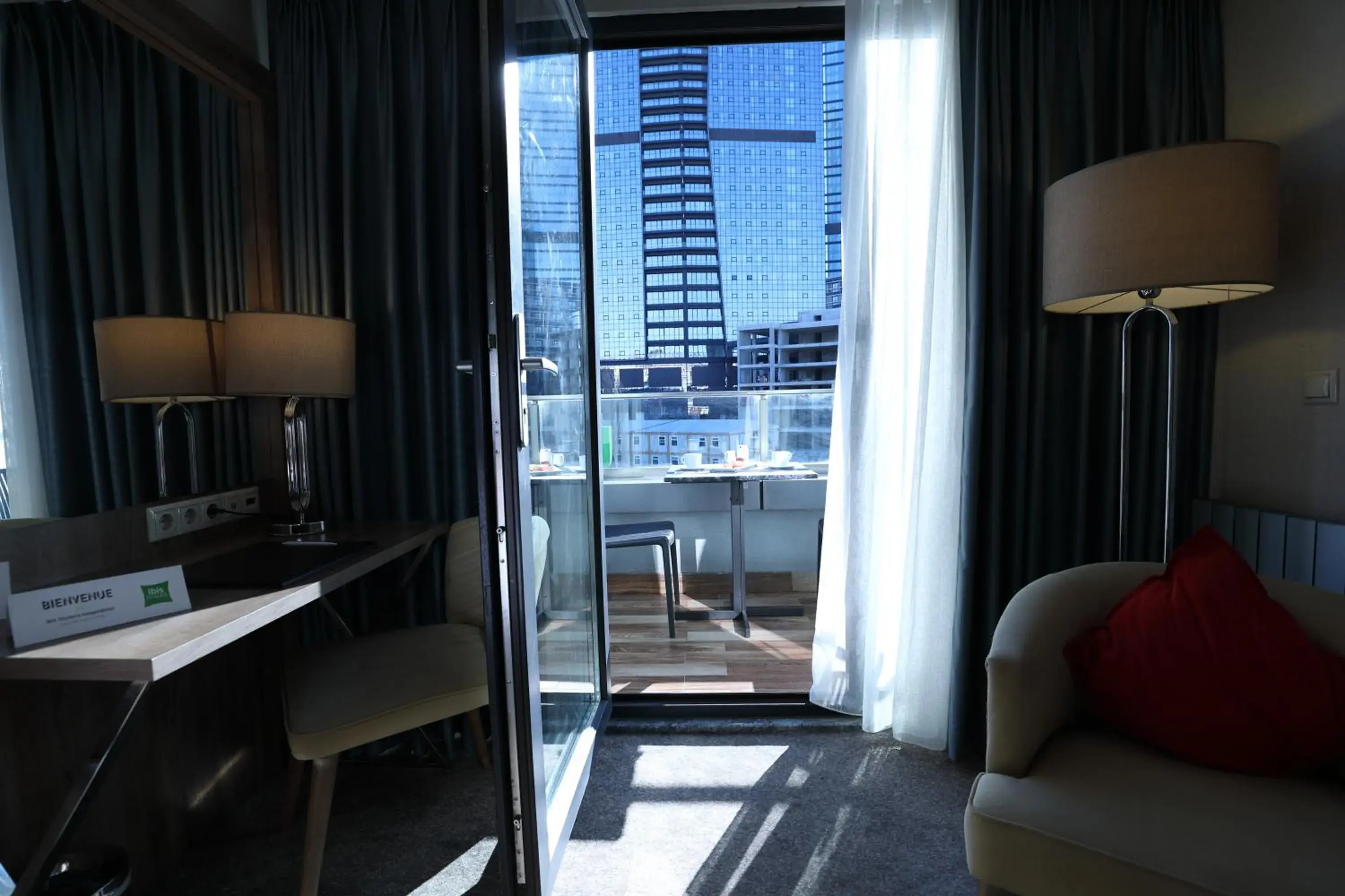 Deluxe Twin Room with Balcony in ibis Styles Istanbul Bomonti Deluxe Twin Room with Balcony in ibis Styles Istanbul Bomonti