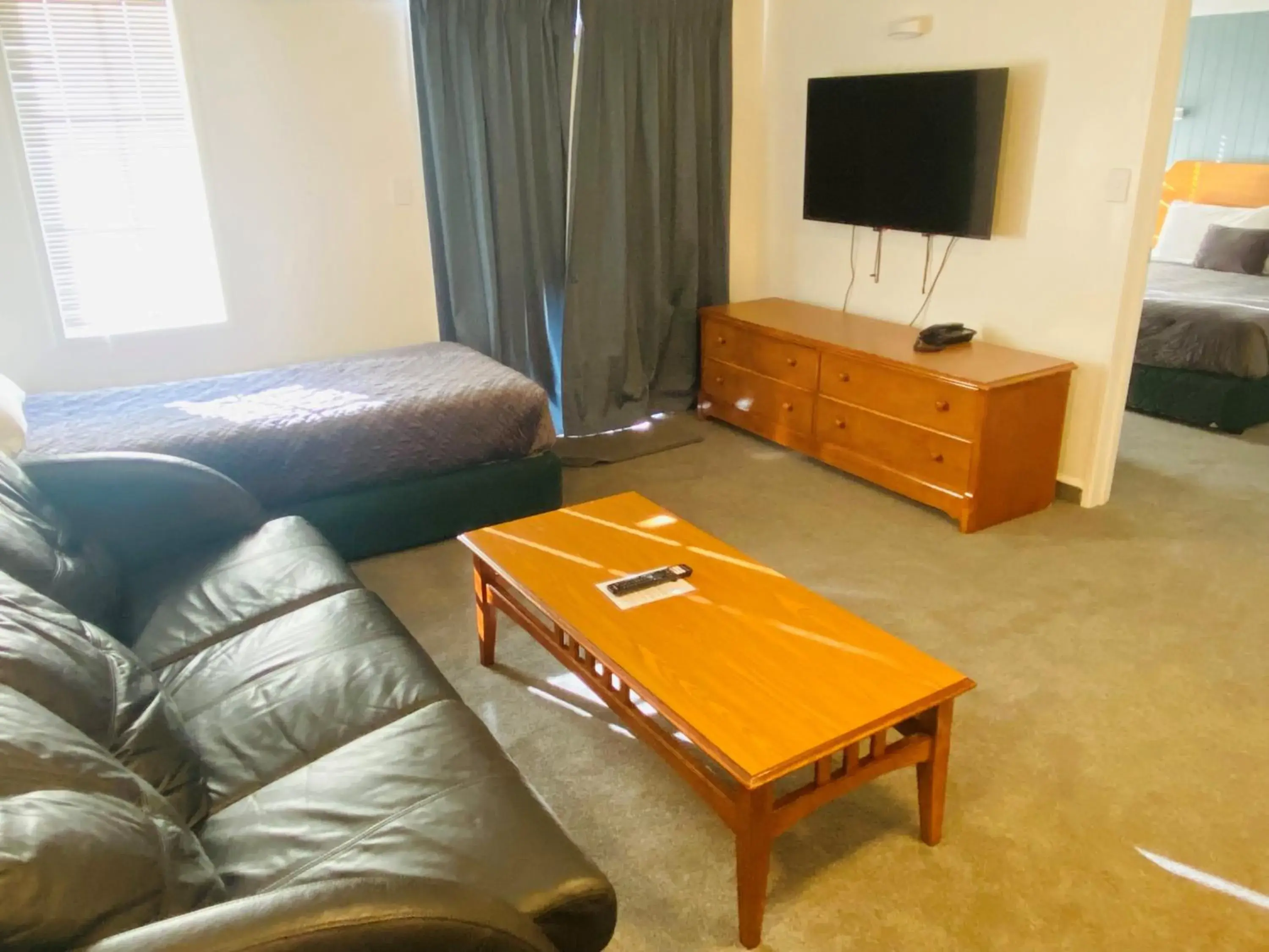 One-Bedroom Apartment in City Suites One-Bedroom Apartment in City Suites