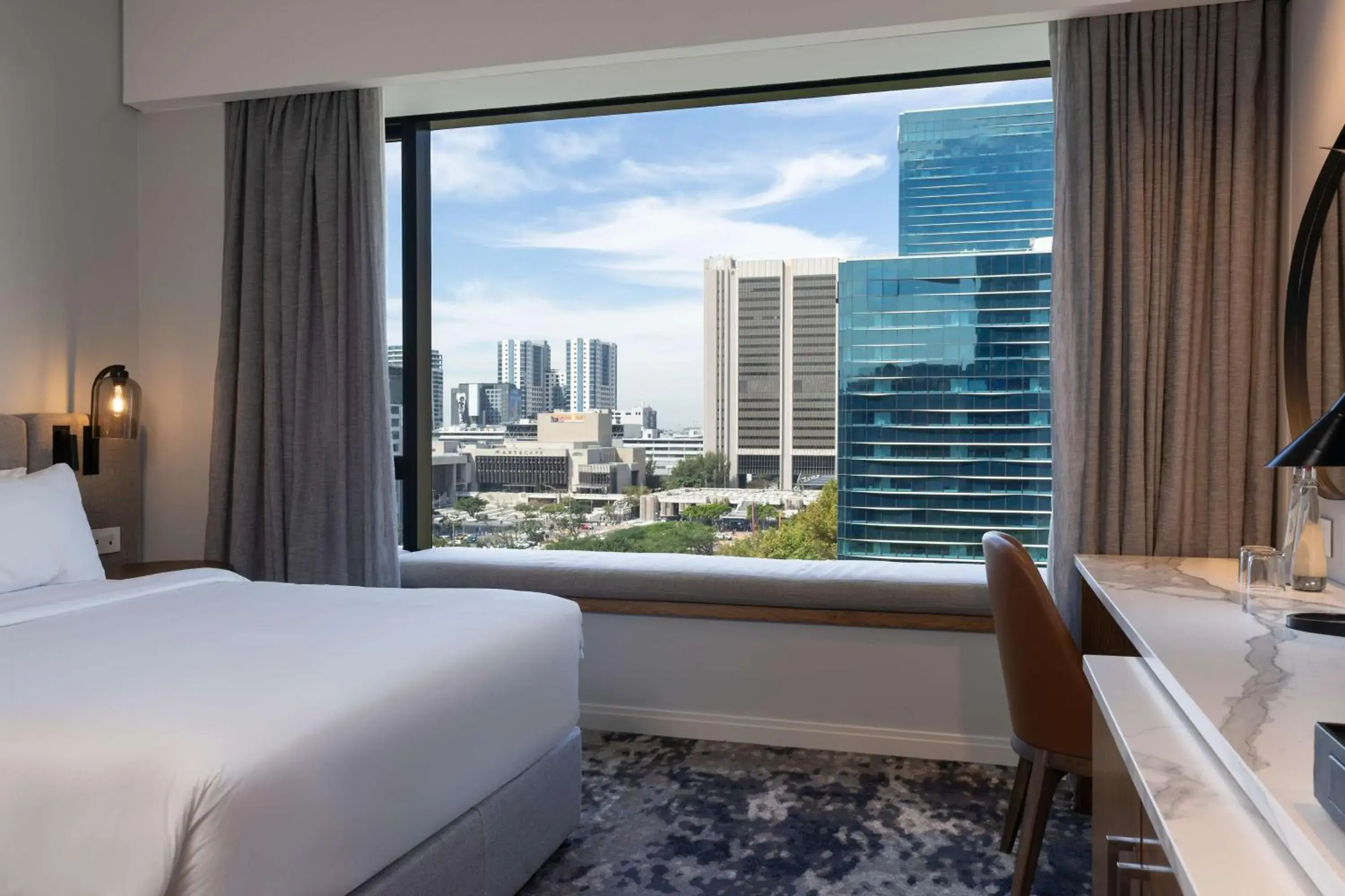 Standard Room with Mountain View in Radisson Hotel Cape Town Foreshore Standard Room with Mountain View in Radisson Hotel Cape Town Foreshore