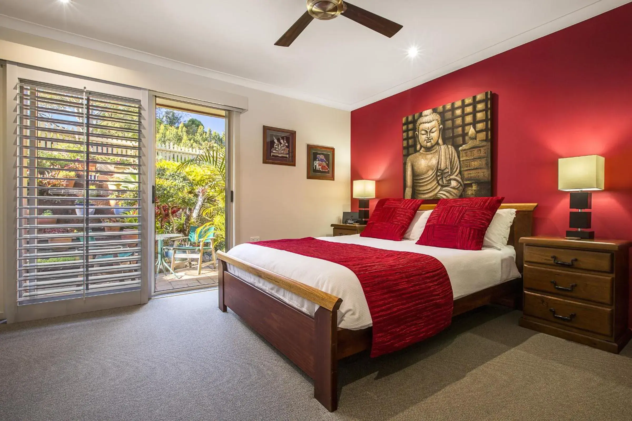 Oriental Suite with Fireplace in Avocado Sunset Bed & Breakfast Oriental Suite with Fireplace in Avocado Sunset Bed & Breakfast