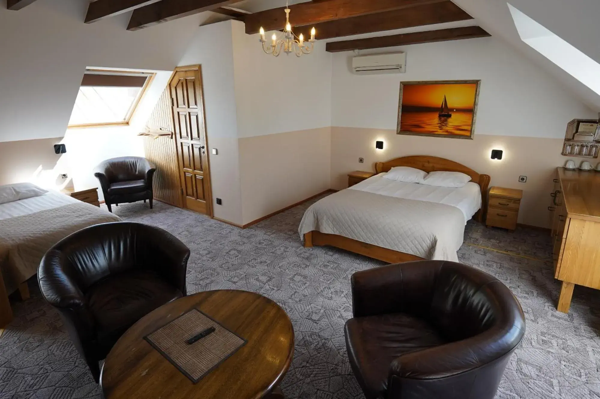 Family Room (5 Adults) in Ränduri Guesthouse Family Room (5 Adults) in Ränduri Guesthouse