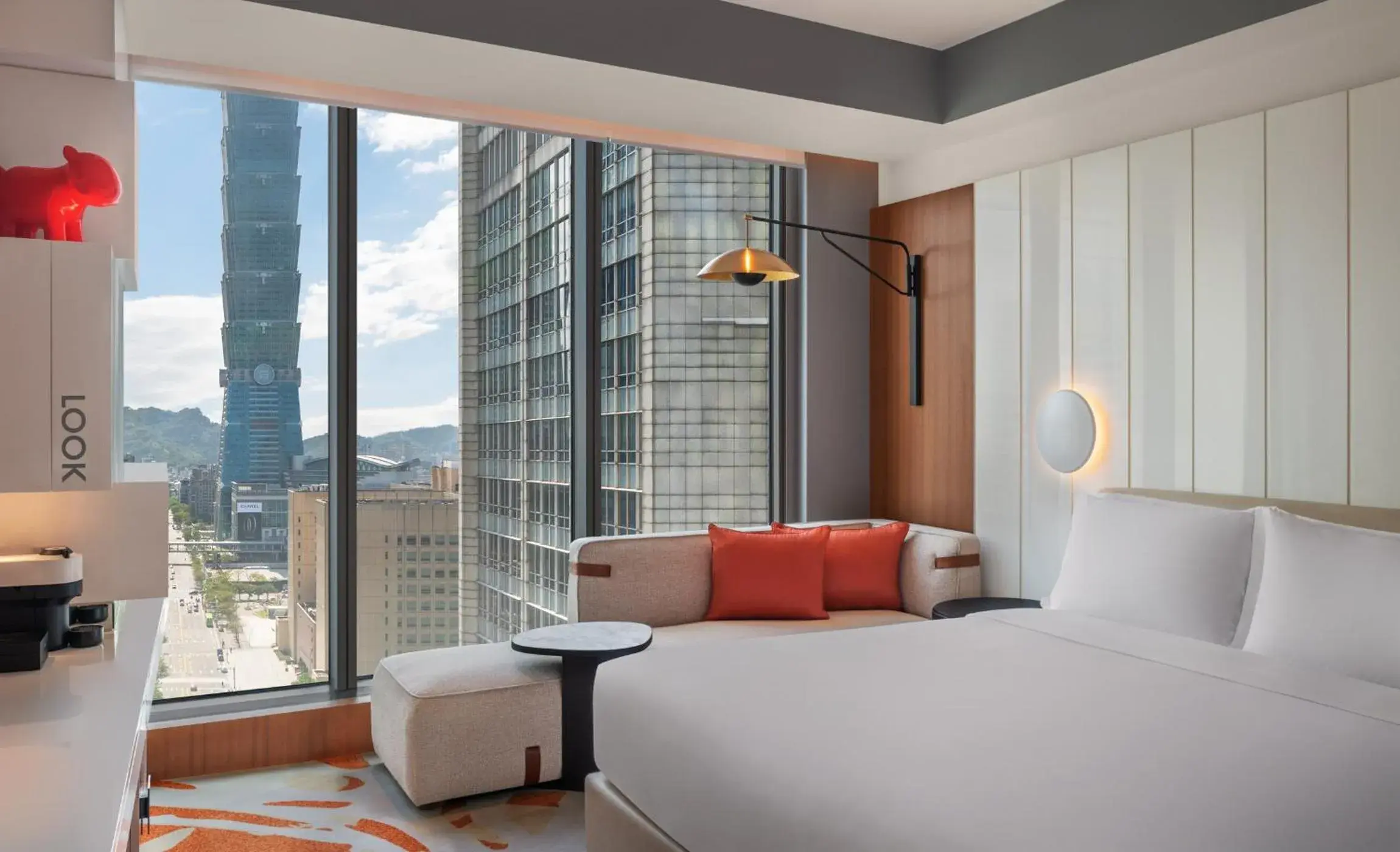 Spectacular Room, Guest room, 1 King, TAIPEI 101 view in W Taipei Spectacular Room, Guest room, 1 King, TAIPEI 101 view in W Taipei