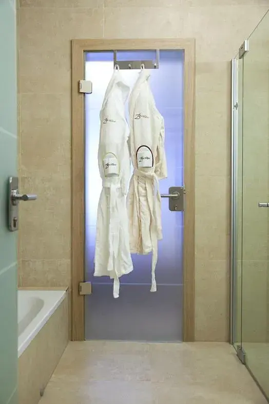 Triple Room with Balcony or Terrace in Hotel Berghof Triple Room with Balcony or Terrace in Hotel Berghof