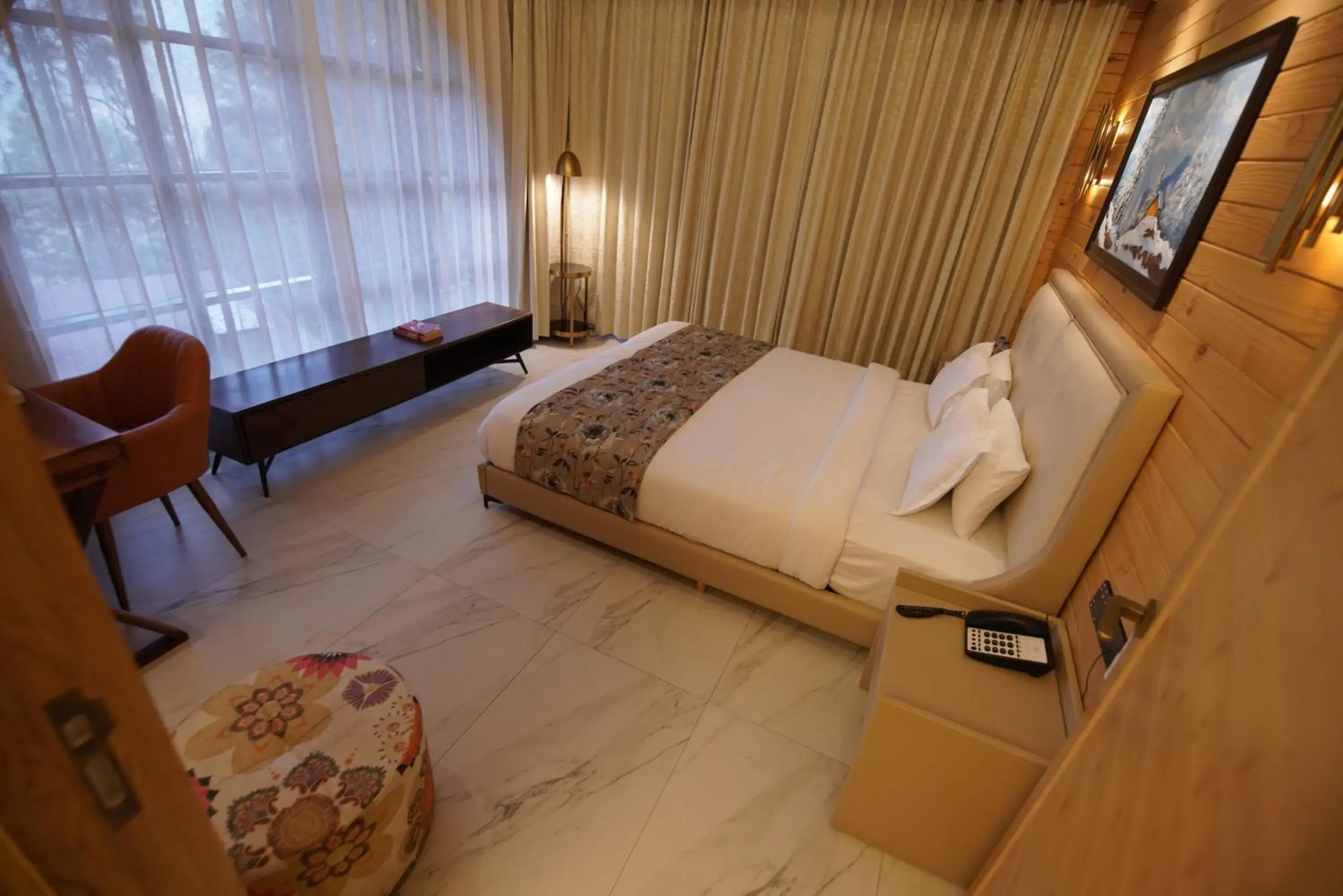 Queen Suite in Kasauli Hills Resort Queen Suite in Kasauli Hills Resort