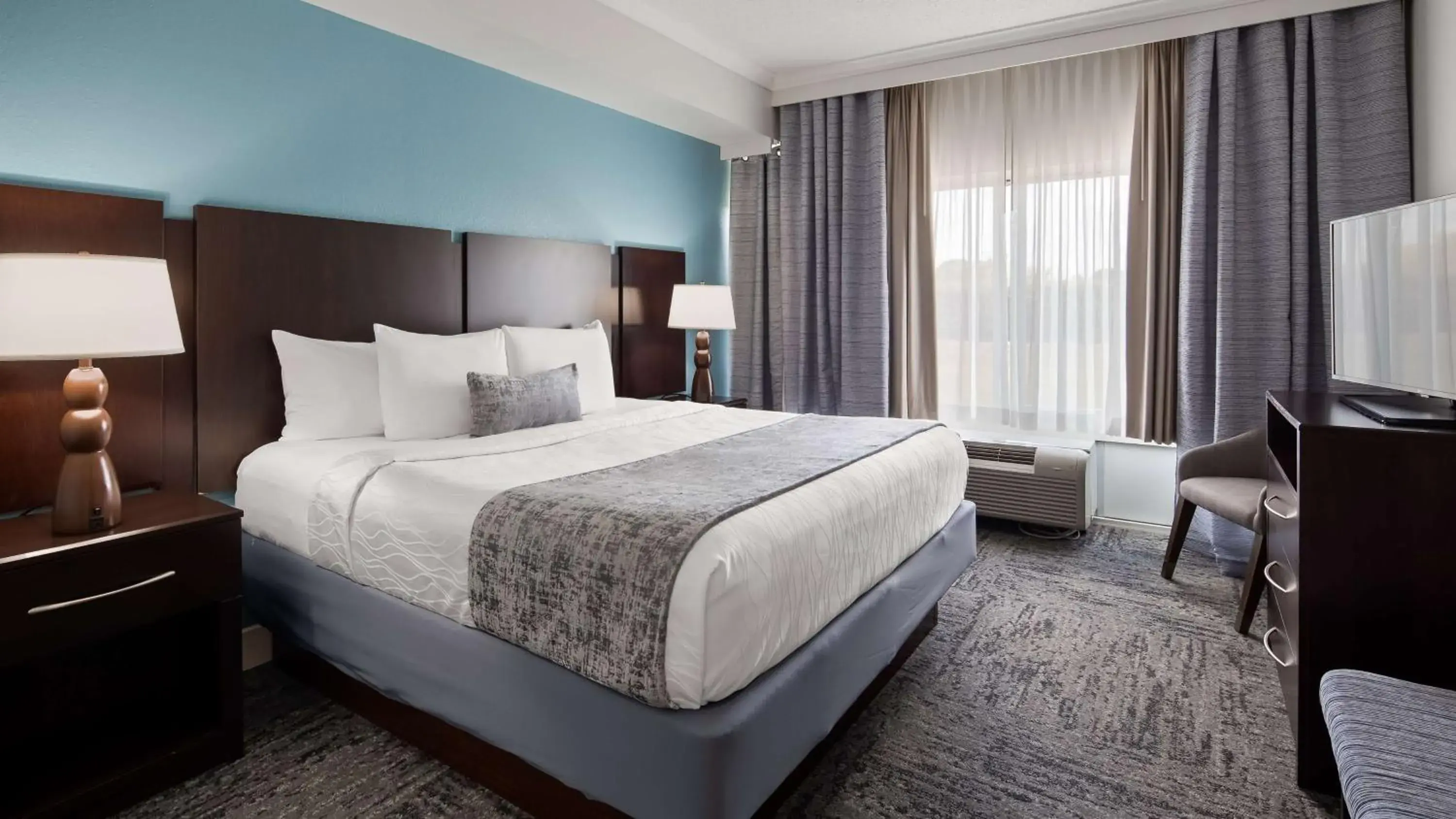 Executive King Suite in Best Western Plus Ambassador Suites Executive King Suite in Best Western Plus Ambassador Suites