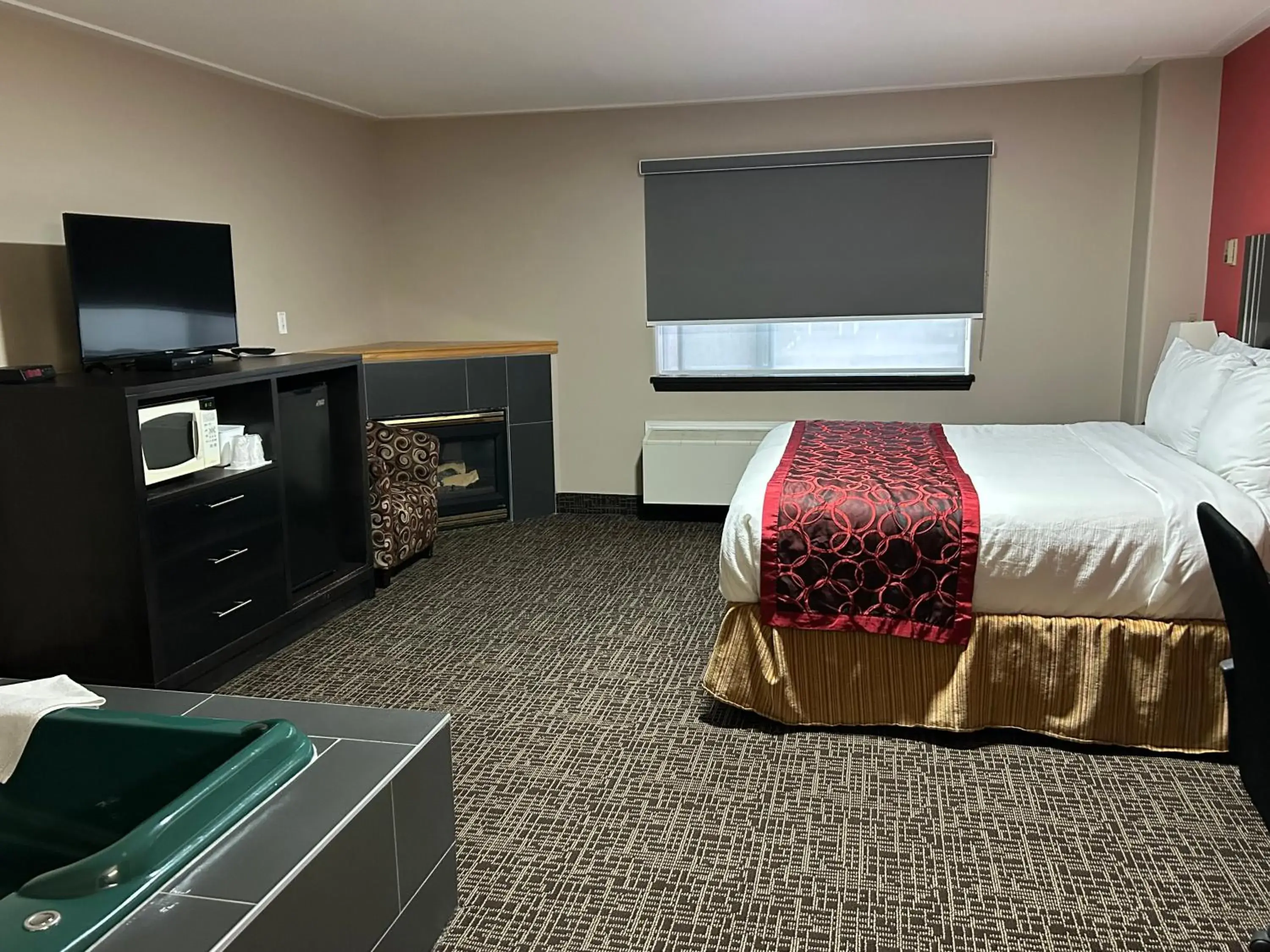 King Room - Non-Smoking in Ramada Limited 100 Mile House King Room - Non-Smoking in Ramada Limited 100 Mile House