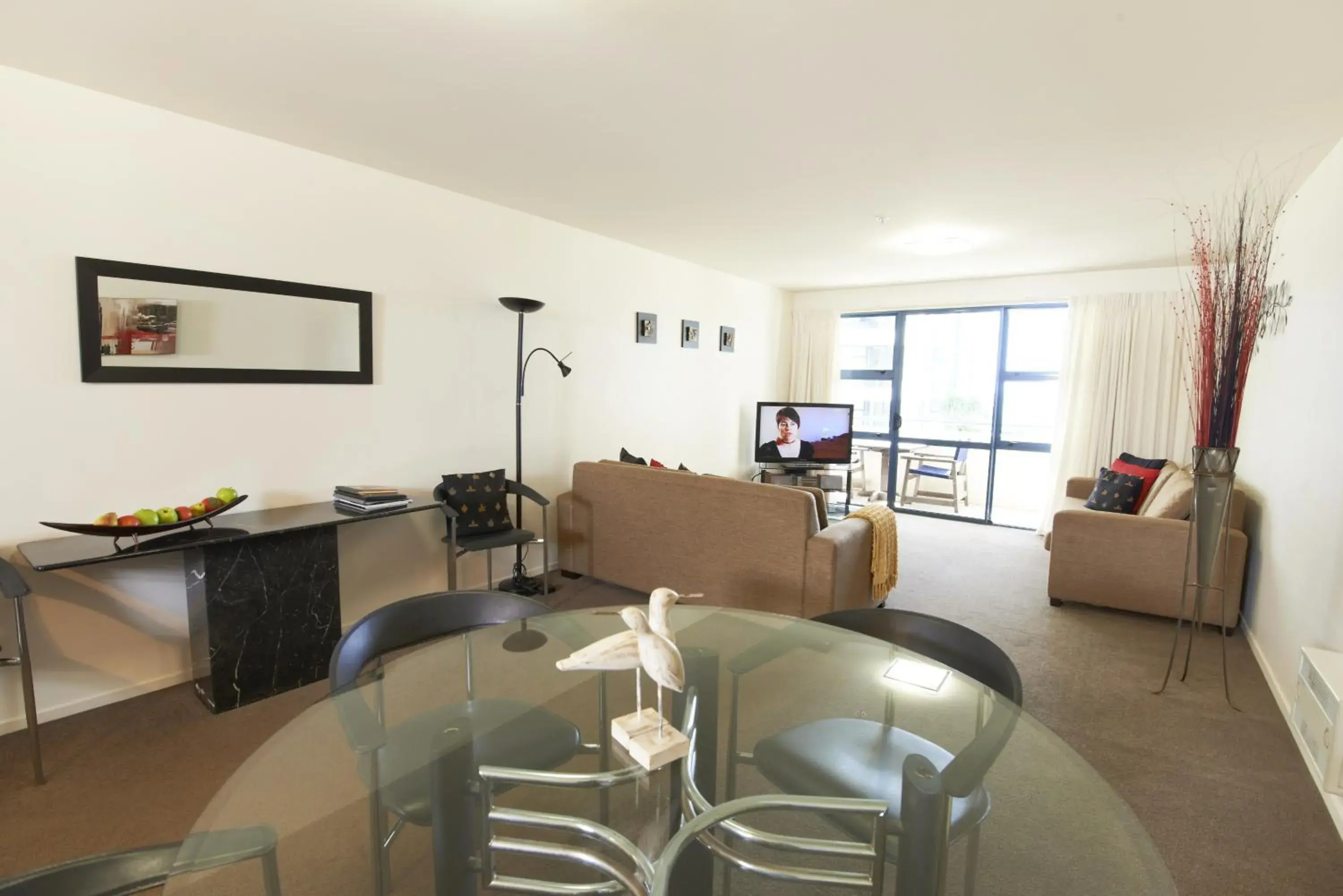 One-Bedroom Suite in Oceanside Resort & Twin Towers One-Bedroom Suite in Oceanside Resort & Twin Towers