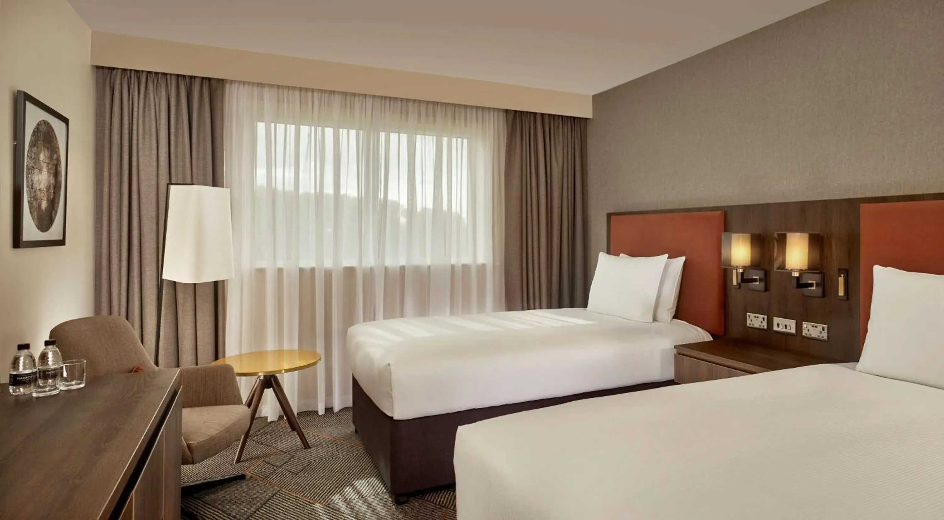 Deluxe Twin Room in DoubleTree by Hilton Sheffield Park Deluxe Twin Room in DoubleTree by Hilton Sheffield Park