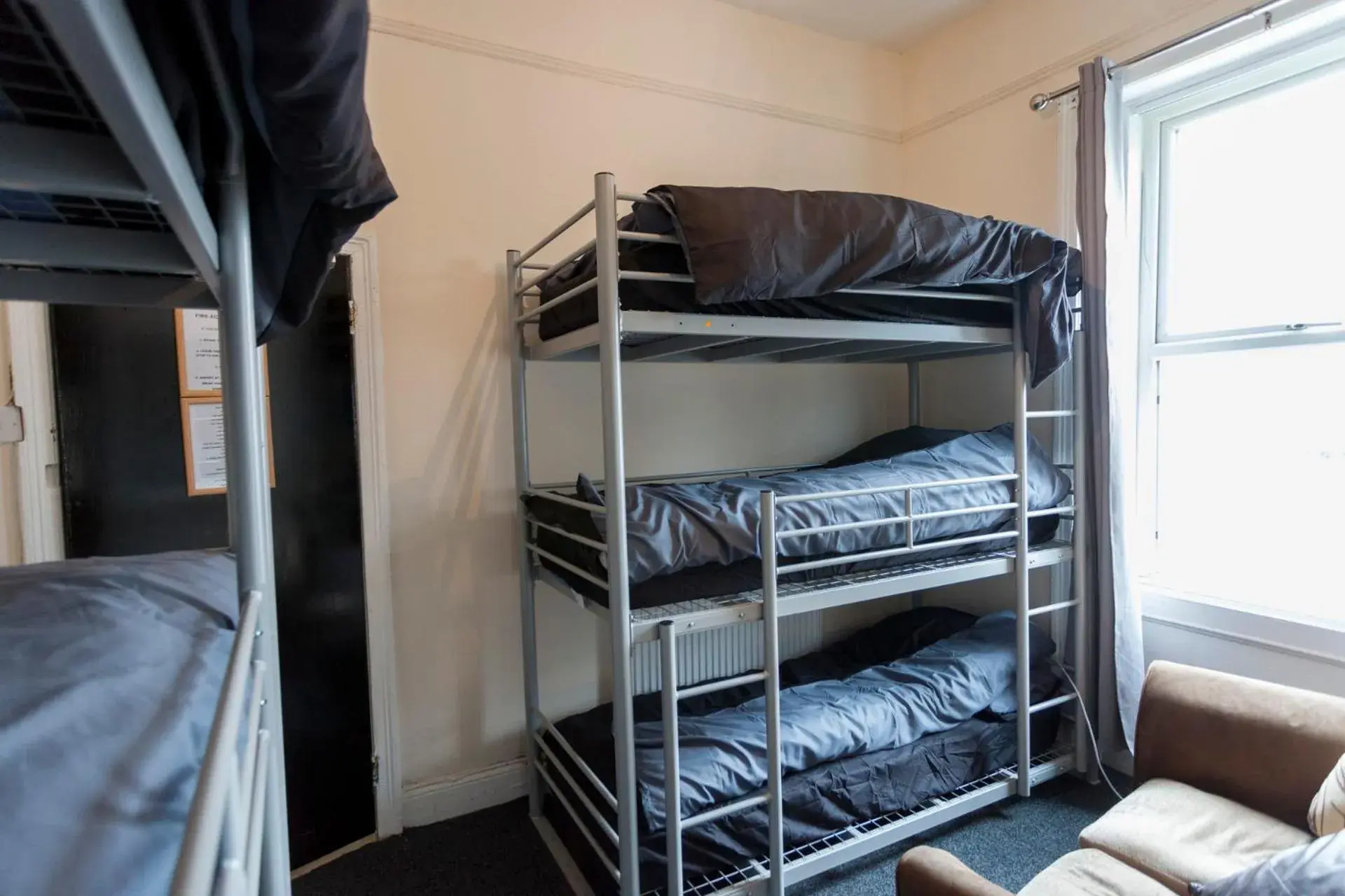 Family Room with Shared Bathroom in Fenham Hotel express Family Room with Shared Bathroom in Fenham Hotel express