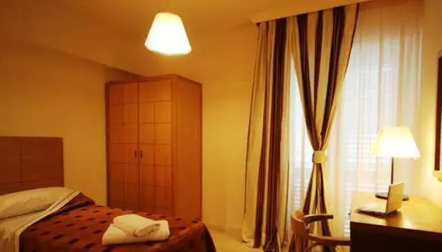 Single Room in Palace Hotel Una Nuova Strada Single Room in Palace Hotel Una Nuova Strada