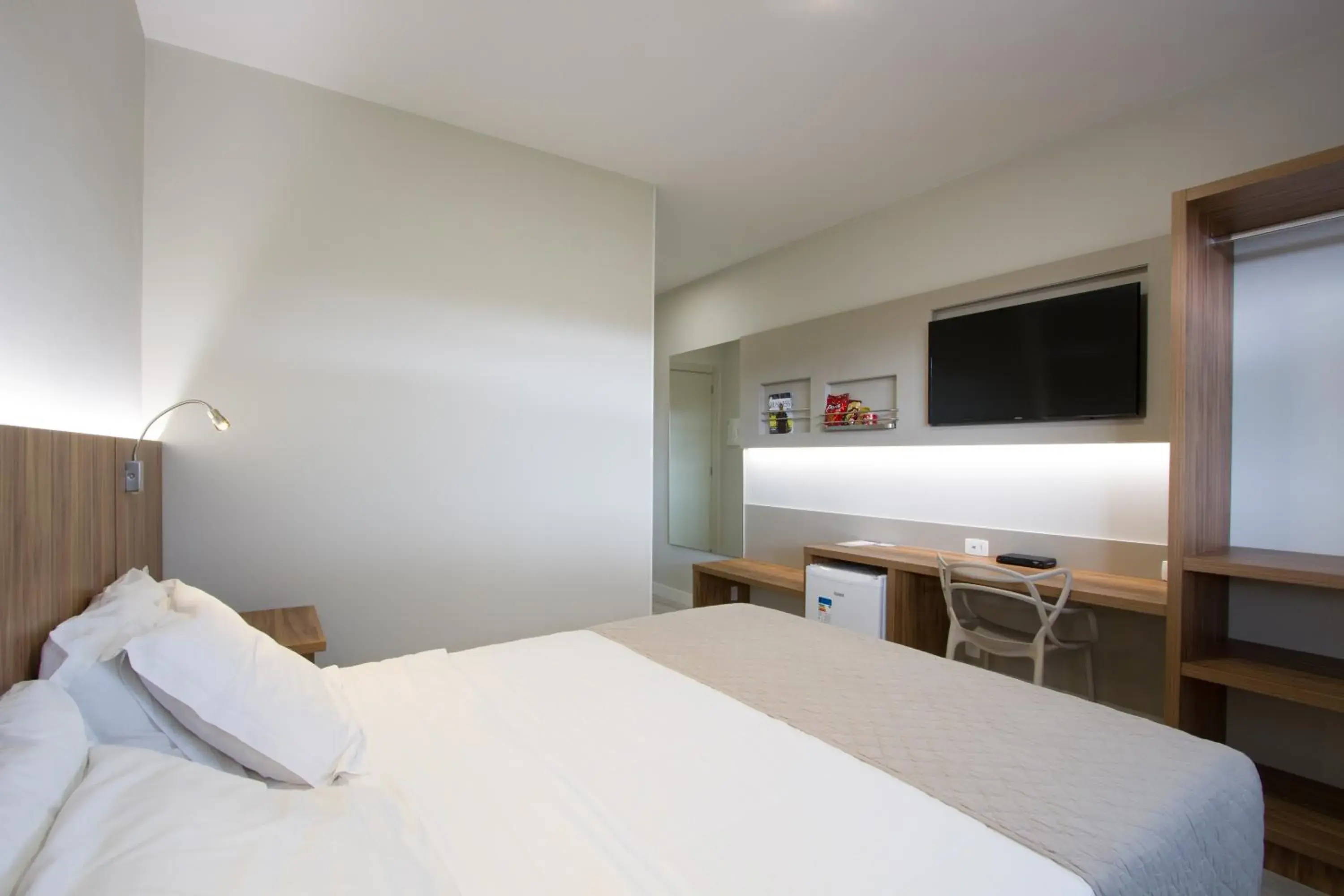 Superior Double Room in Le CanarD Joinville Superior Double Room in Le CanarD Joinville