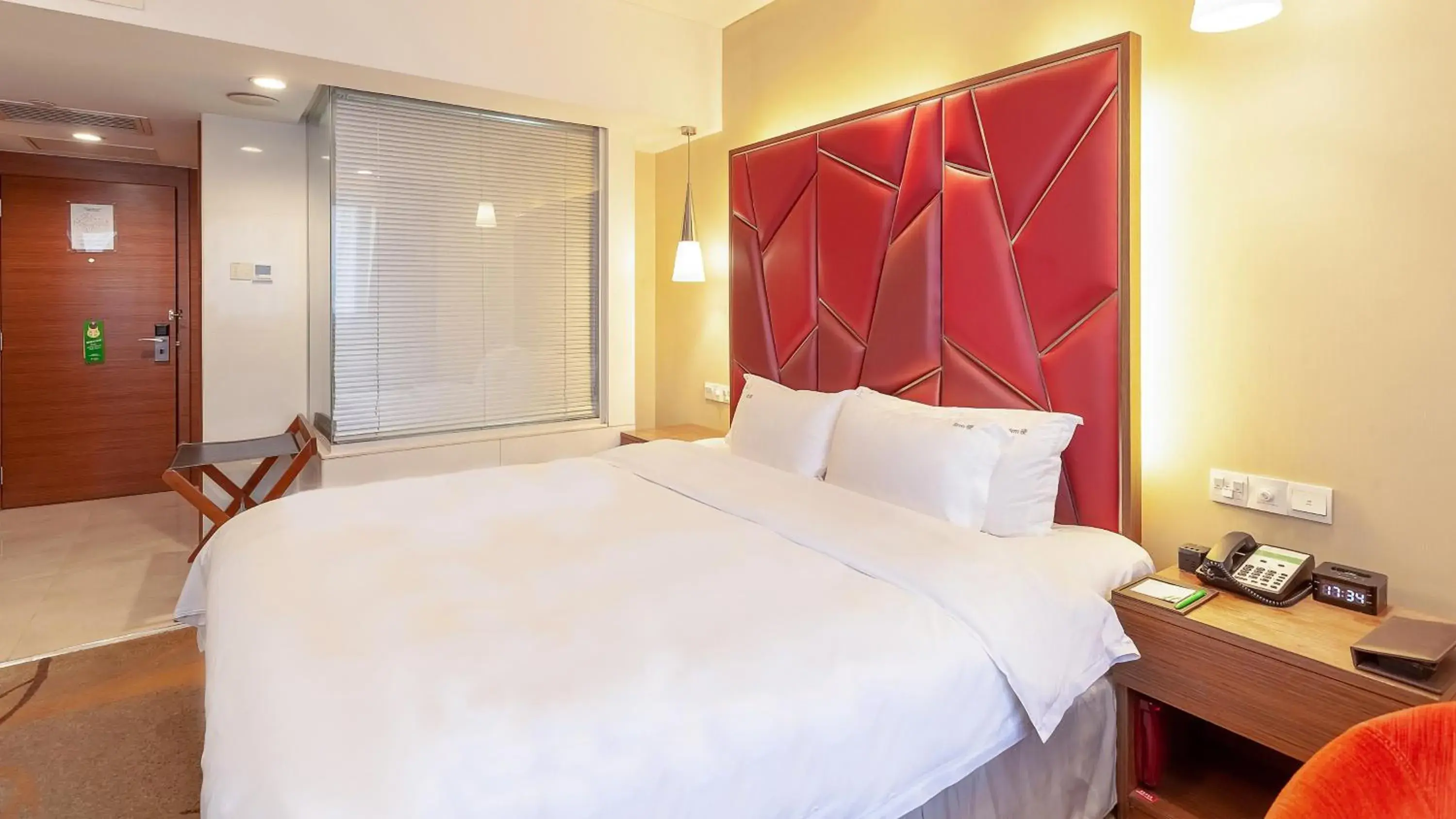 Standard King Room in Holiday Inn Hefei by IHG Standard King Room in Holiday Inn Hefei by IHG