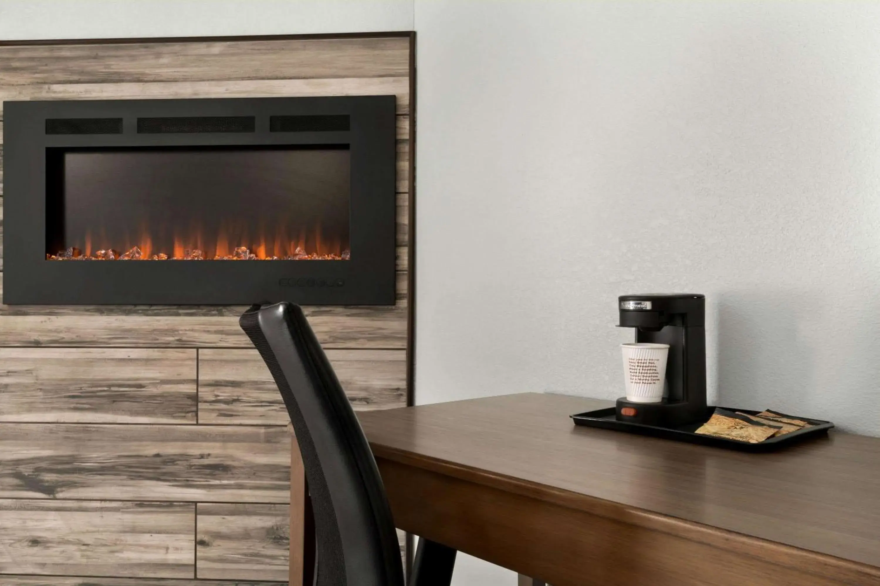 Superior King Room in Gatlinburg River Inn Superior King Room in Gatlinburg River Inn