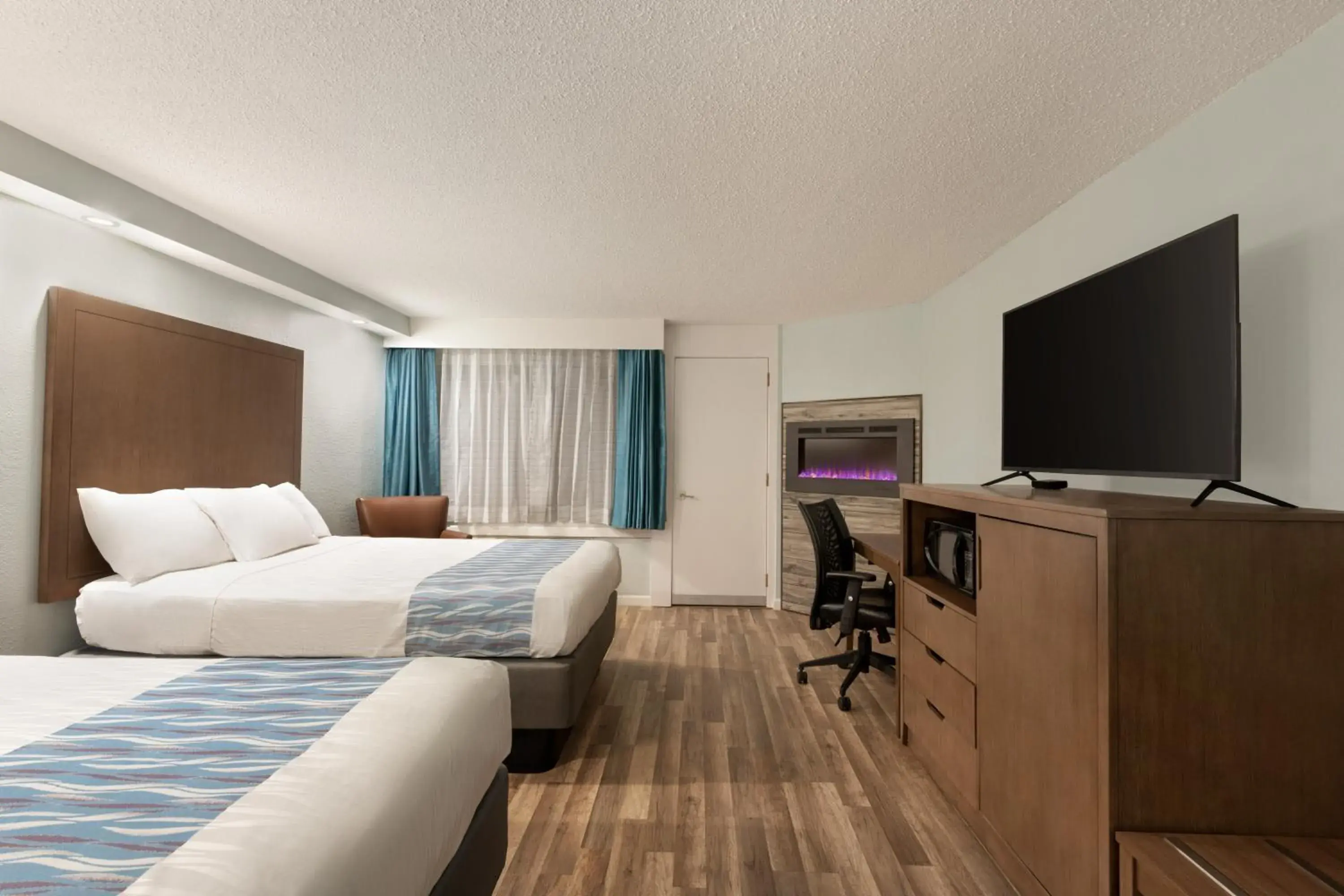 Superior Queen Room with Two Queen Beds in Gatlinburg River Inn Superior Queen Room with Two Queen Beds in Gatlinburg River Inn