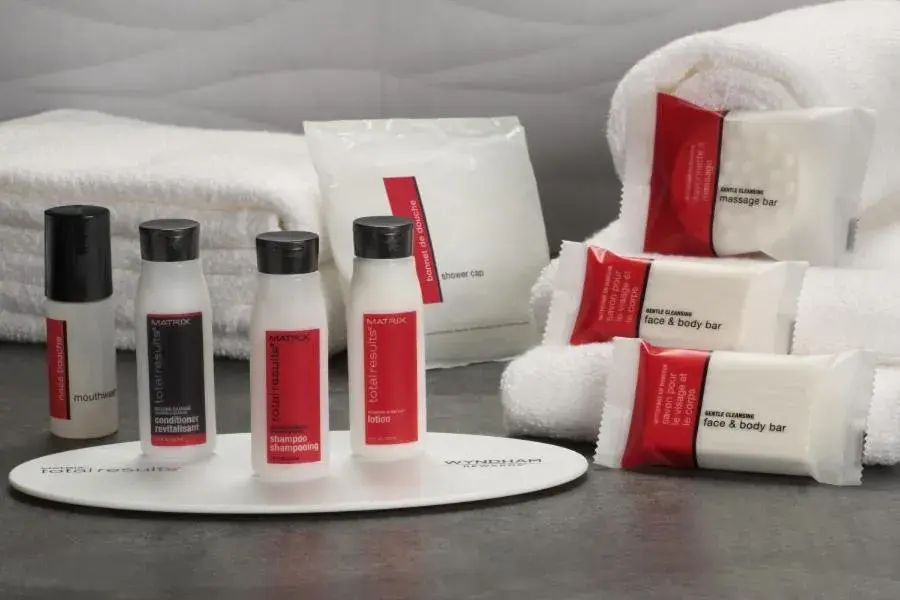 Queen Room - Non-Smoking in Super 8 by Wyndham Burlington Queen Room - Non-Smoking in Super 8 by Wyndham Burlington