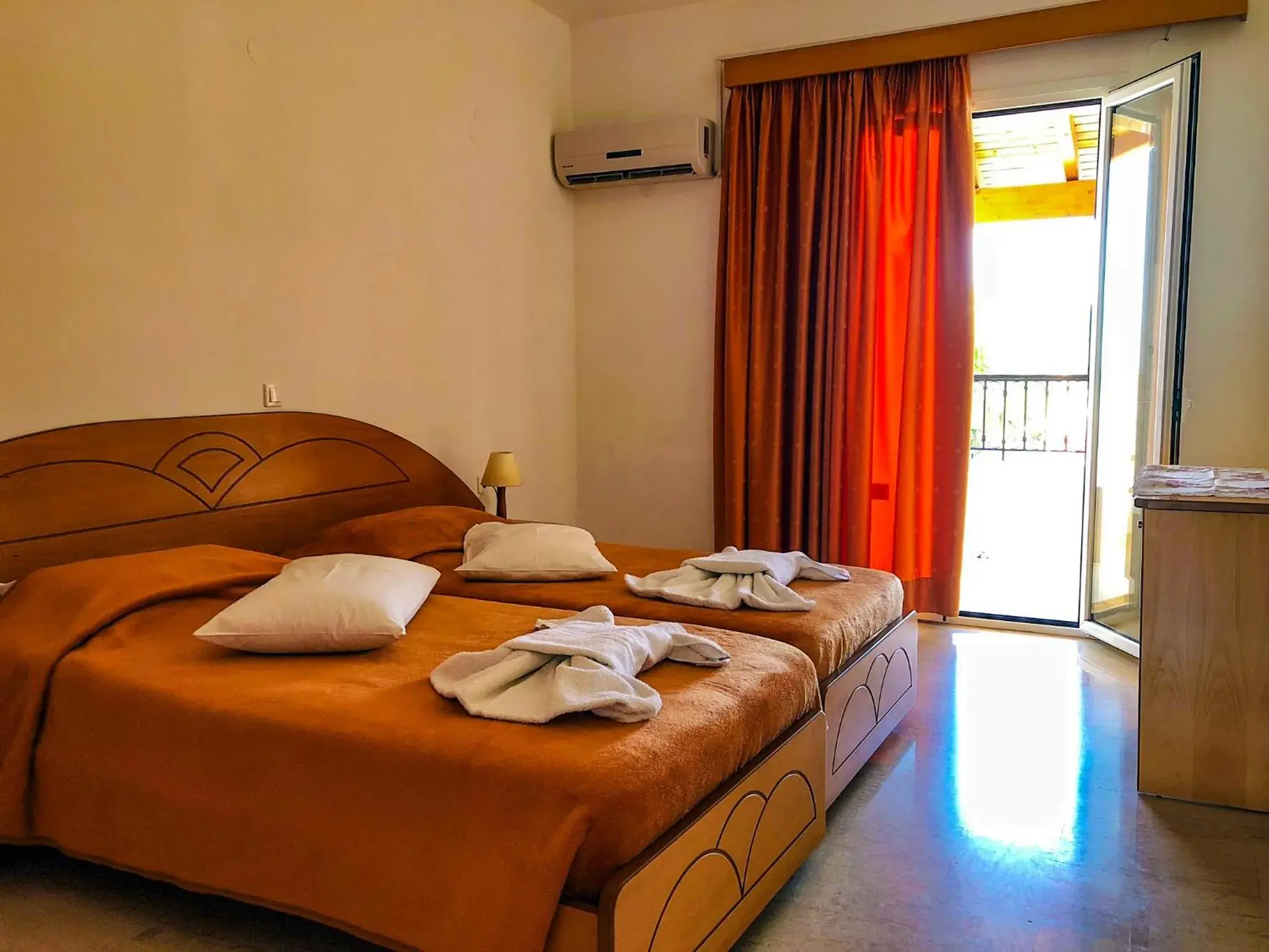 Duplex Apartment in Tria Adelphia Duplex Apartment in Tria Adelphia