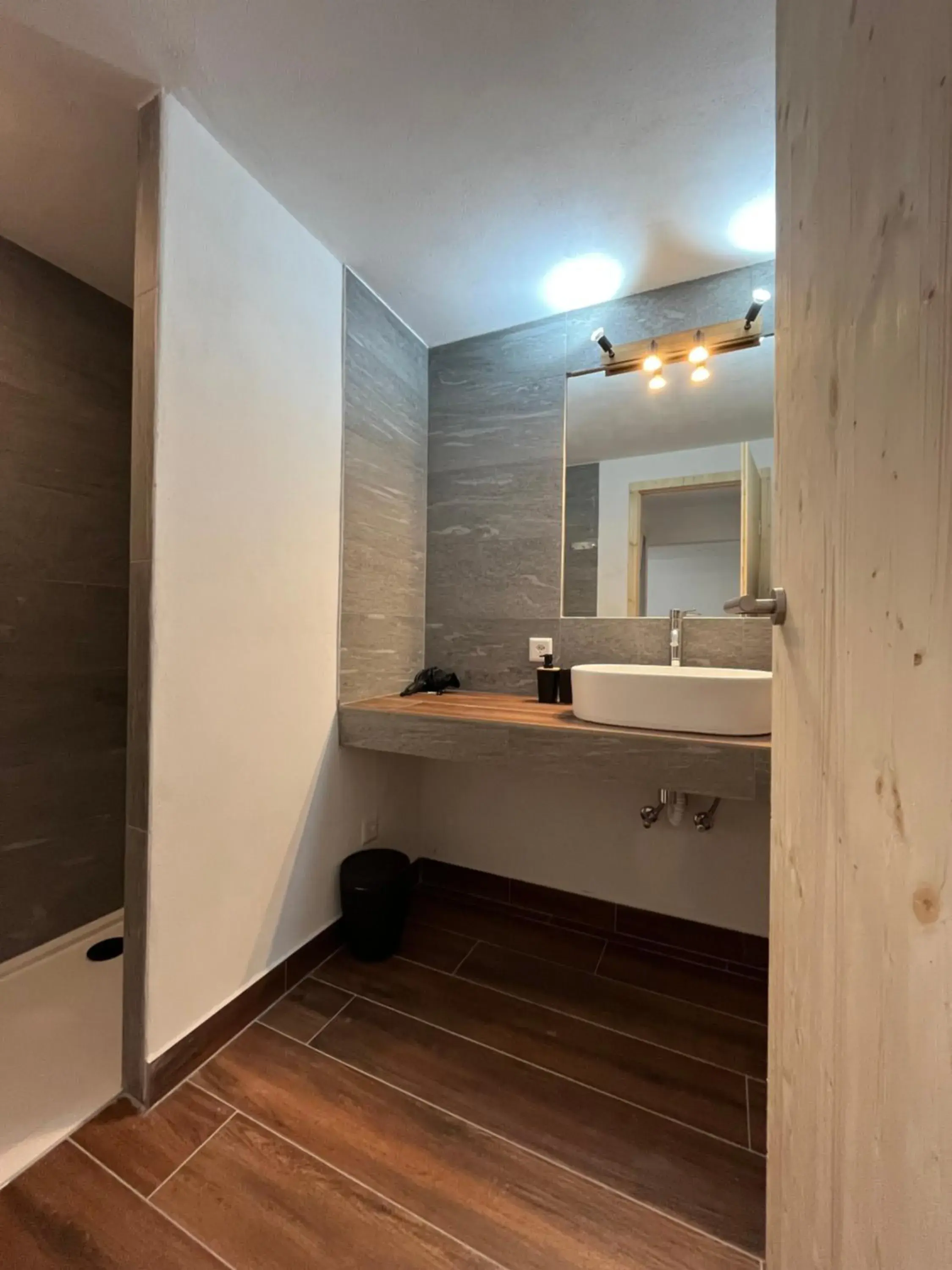 Superior Quadruple Room in Mountain Lodge Sedrun Superior Quadruple Room in Mountain Lodge Sedrun