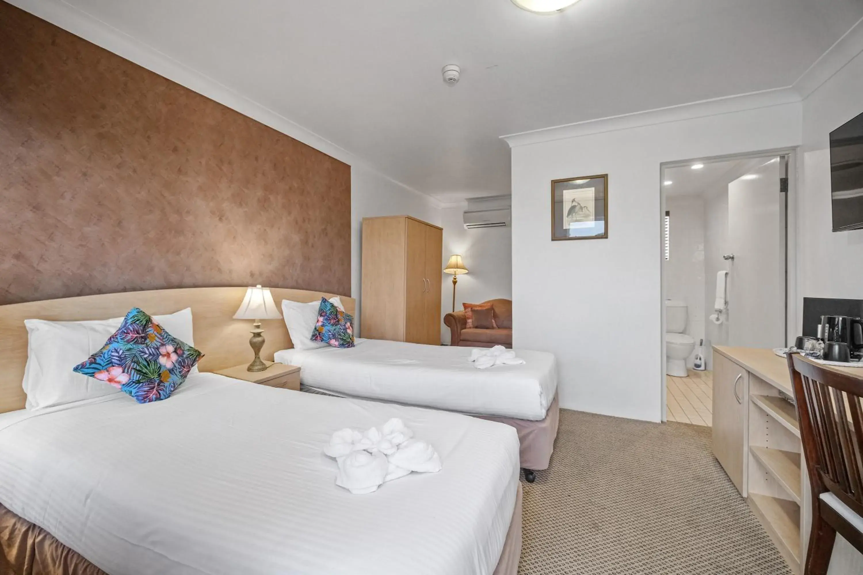 Deluxe Double or Twin Room in Country Plaza Motel Taree Deluxe Double or Twin Room in Country Plaza Motel Taree