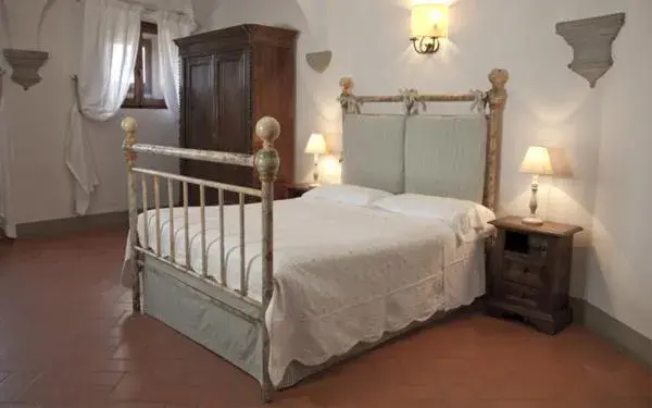 Superior Apartment with Partial Garden View in Castello Vicchiomaggio Superior Apartment with Partial Garden View in Castello Vicchiomaggio