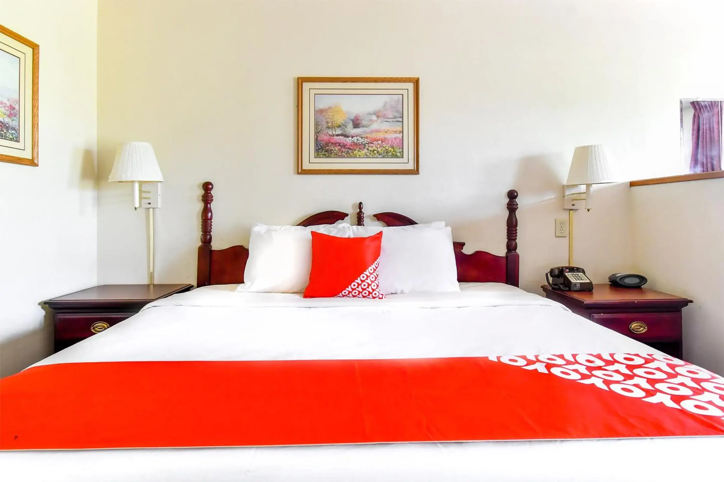 Premium King Bed in OYO Hotel Tyler Lindale Premium King Bed in OYO Hotel Tyler Lindale