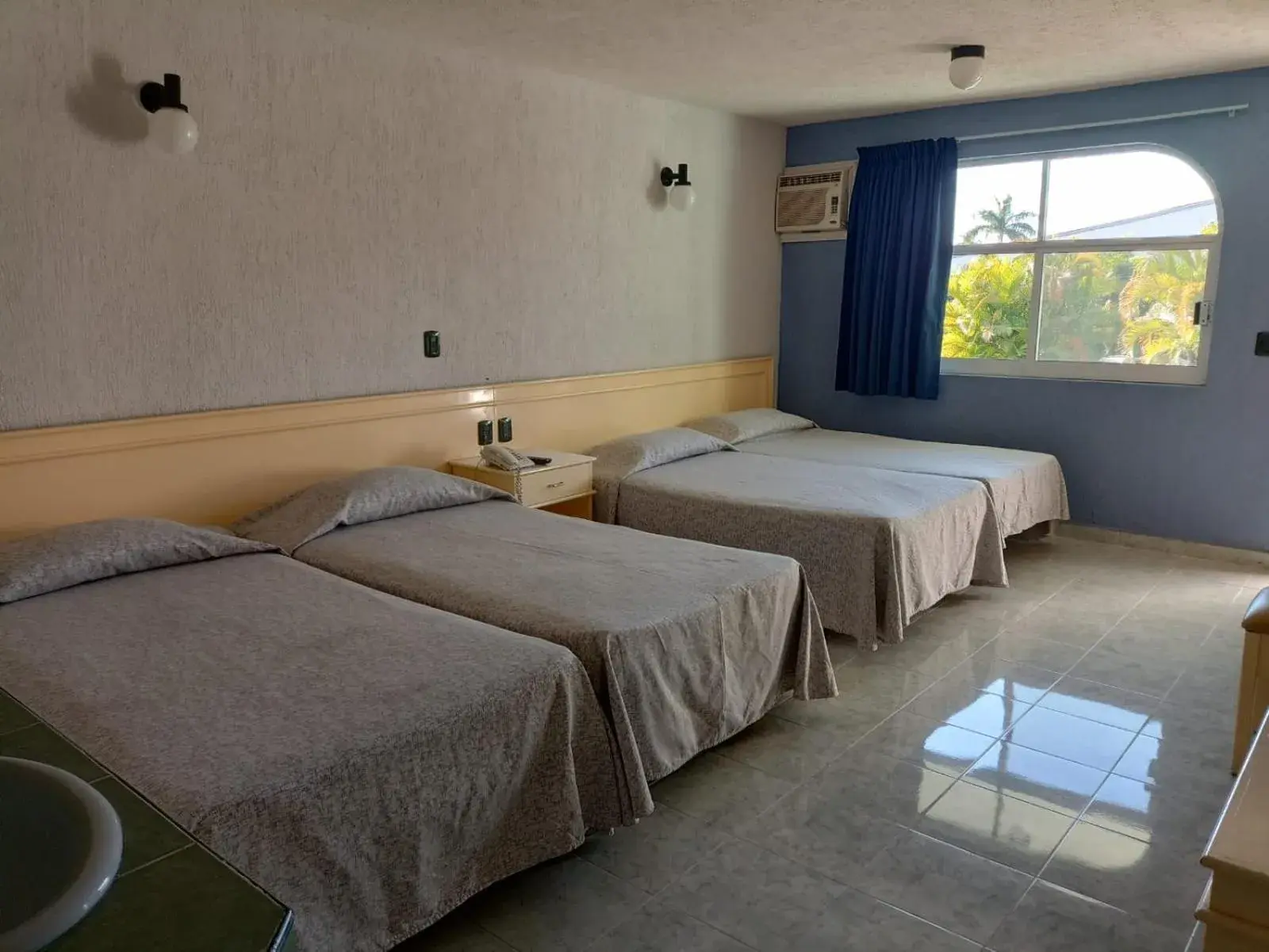 Quadruple Room with Balcony in Dorados Conventions & Resort Quadruple Room with Balcony in Dorados Conventions & Resort