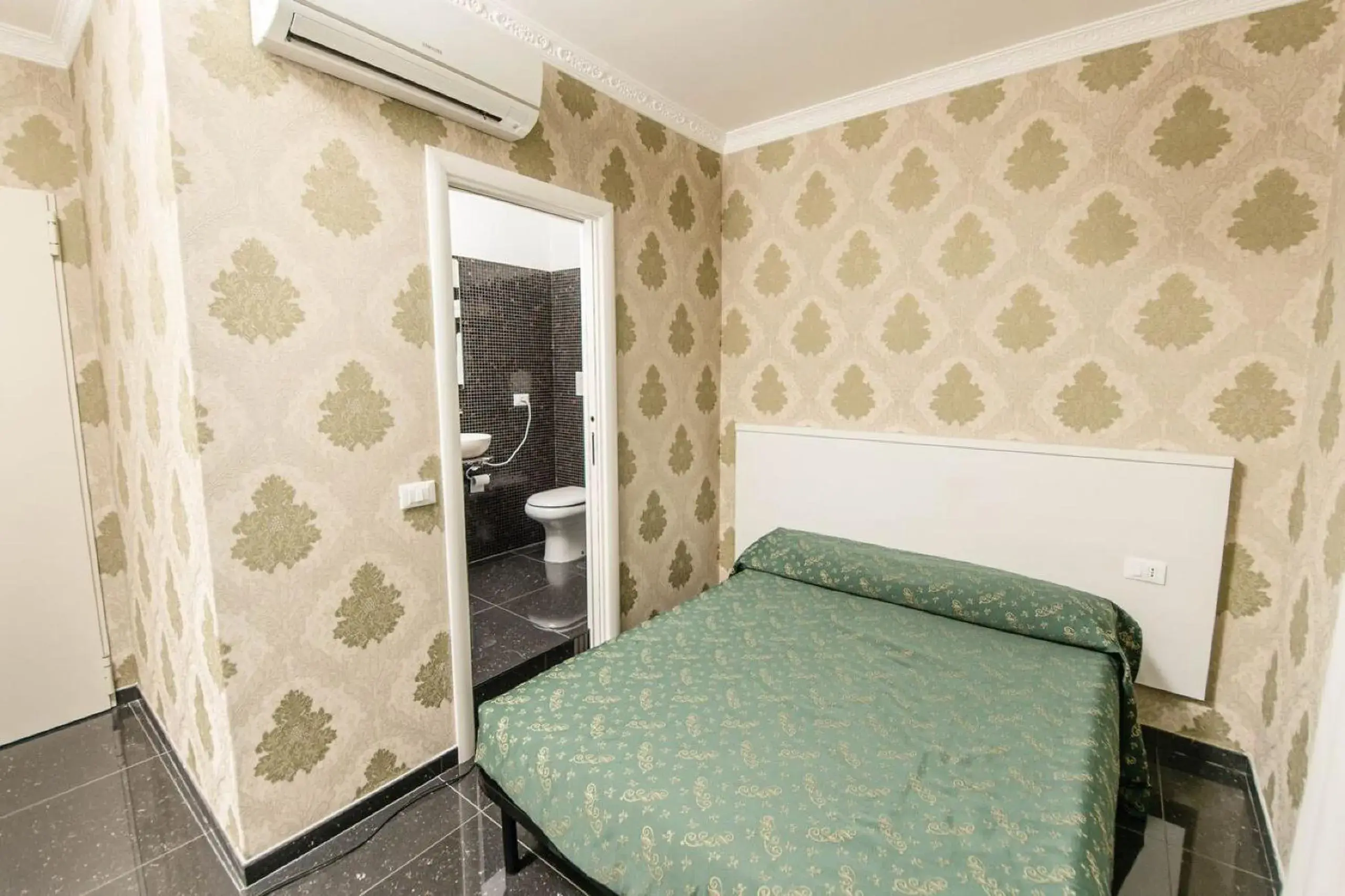 Standard Double Room in Hostel Beautiful Standard Double Room in Hostel Beautiful
