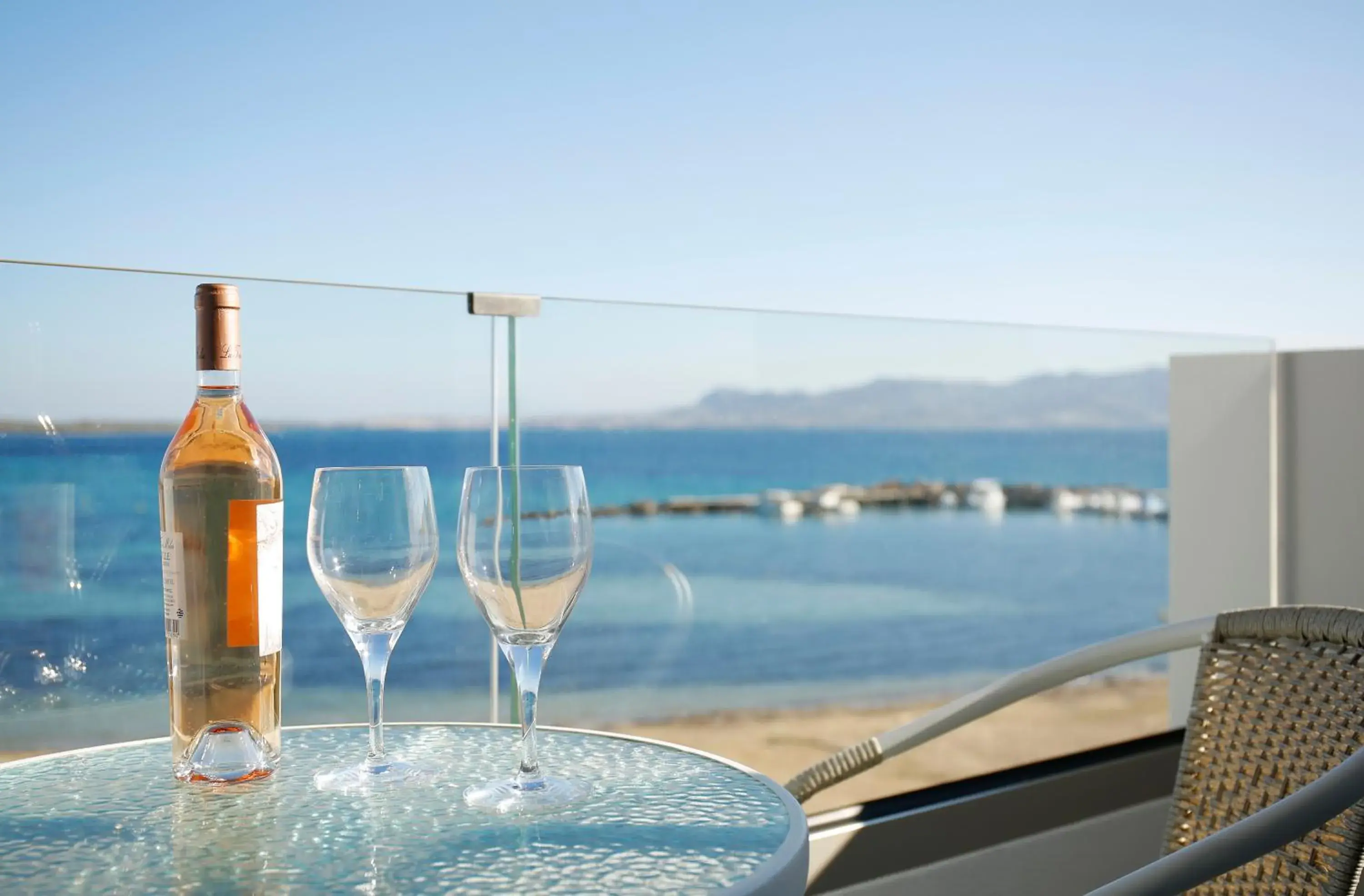 Suite with Sea View in Oasis Beach Hotel Suite with Sea View in Oasis Beach Hotel