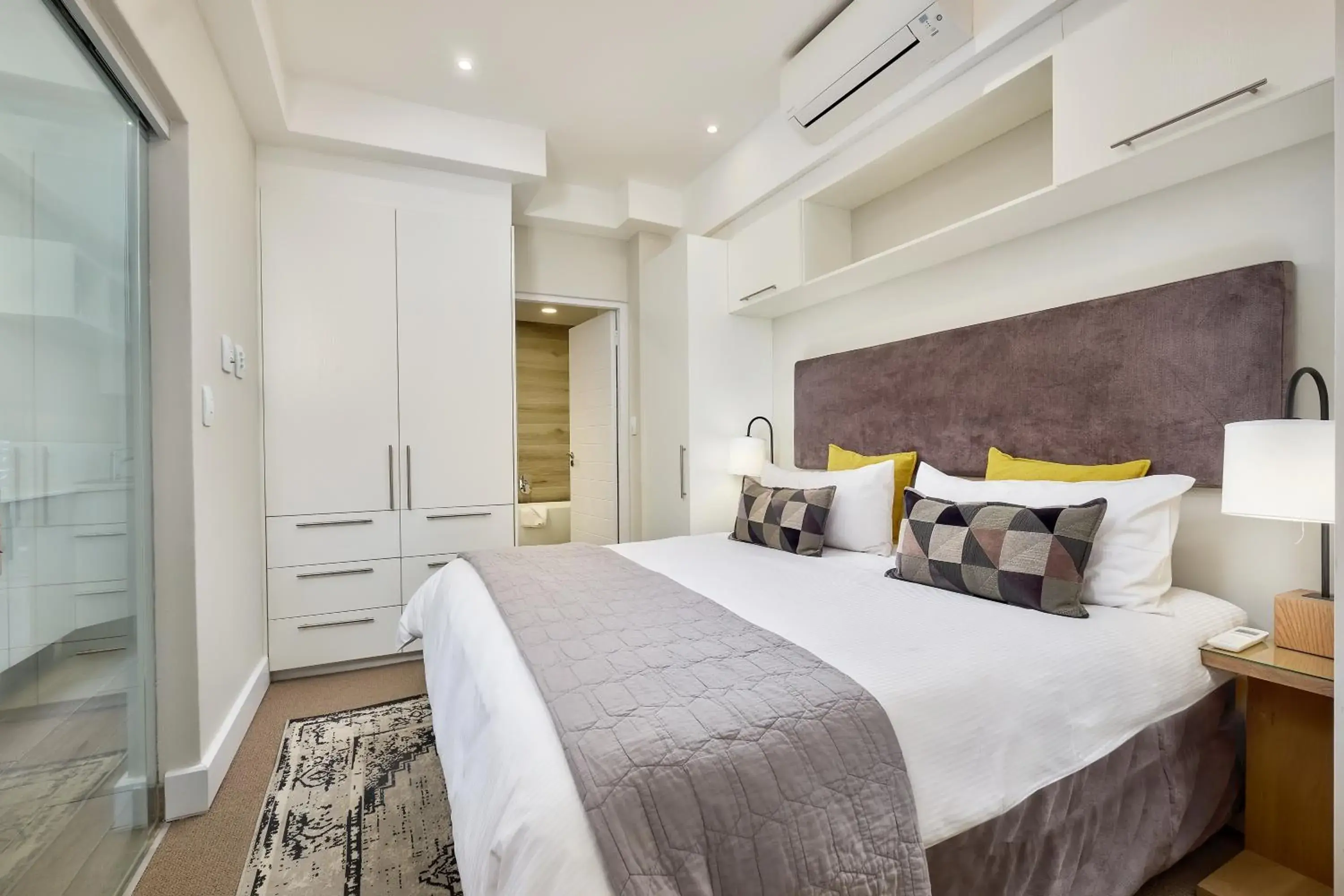 One-Bedroom Apartment in The Regency Apartment Hotel Menlyn One-Bedroom Apartment in The Regency Apartment Hotel Menlyn