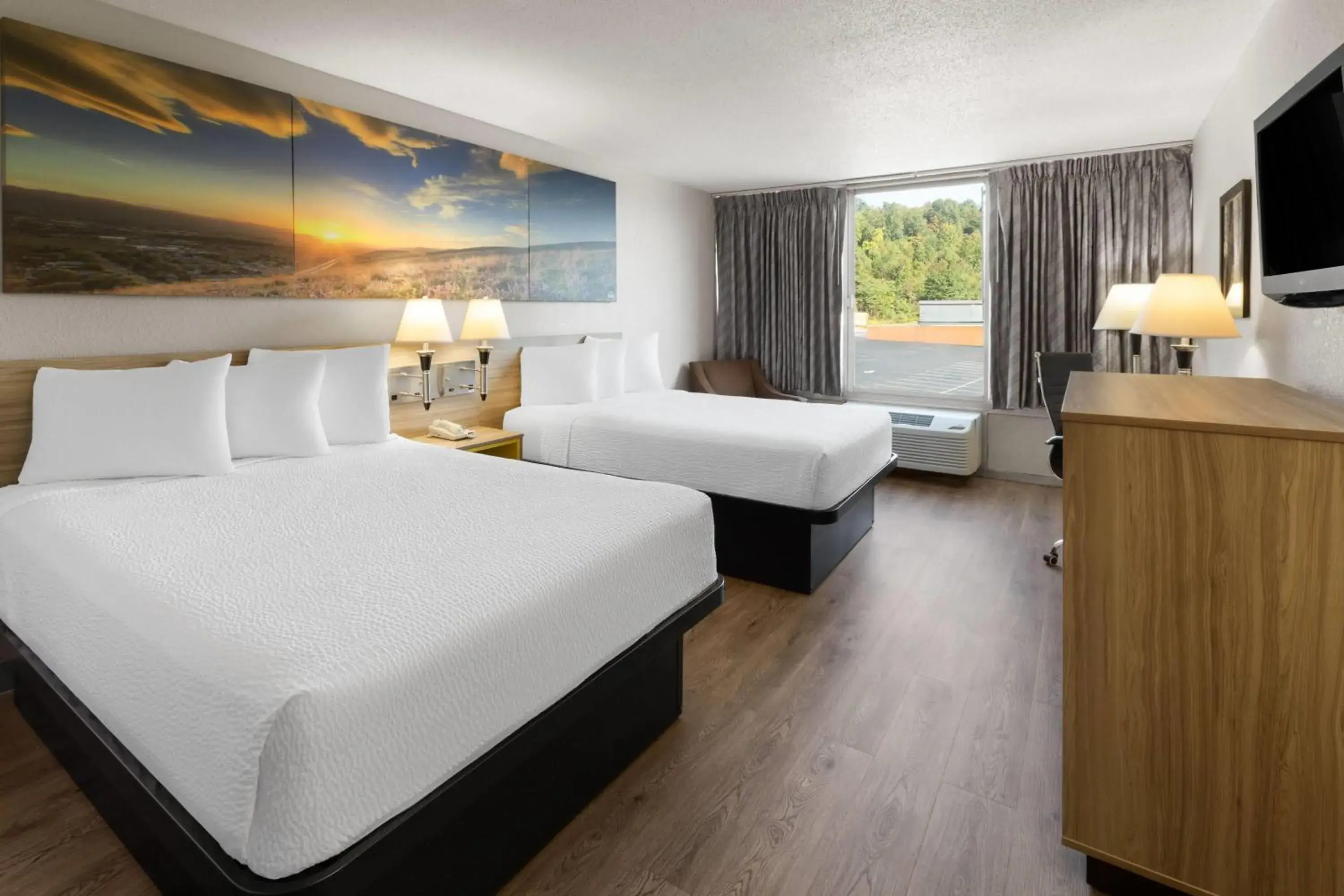 Room with Two Double Beds - Non-Smoking in Days Inn by Wyndham Cambridge Room with Two Double Beds - Non-Smoking in Days Inn by Wyndham Cambridge