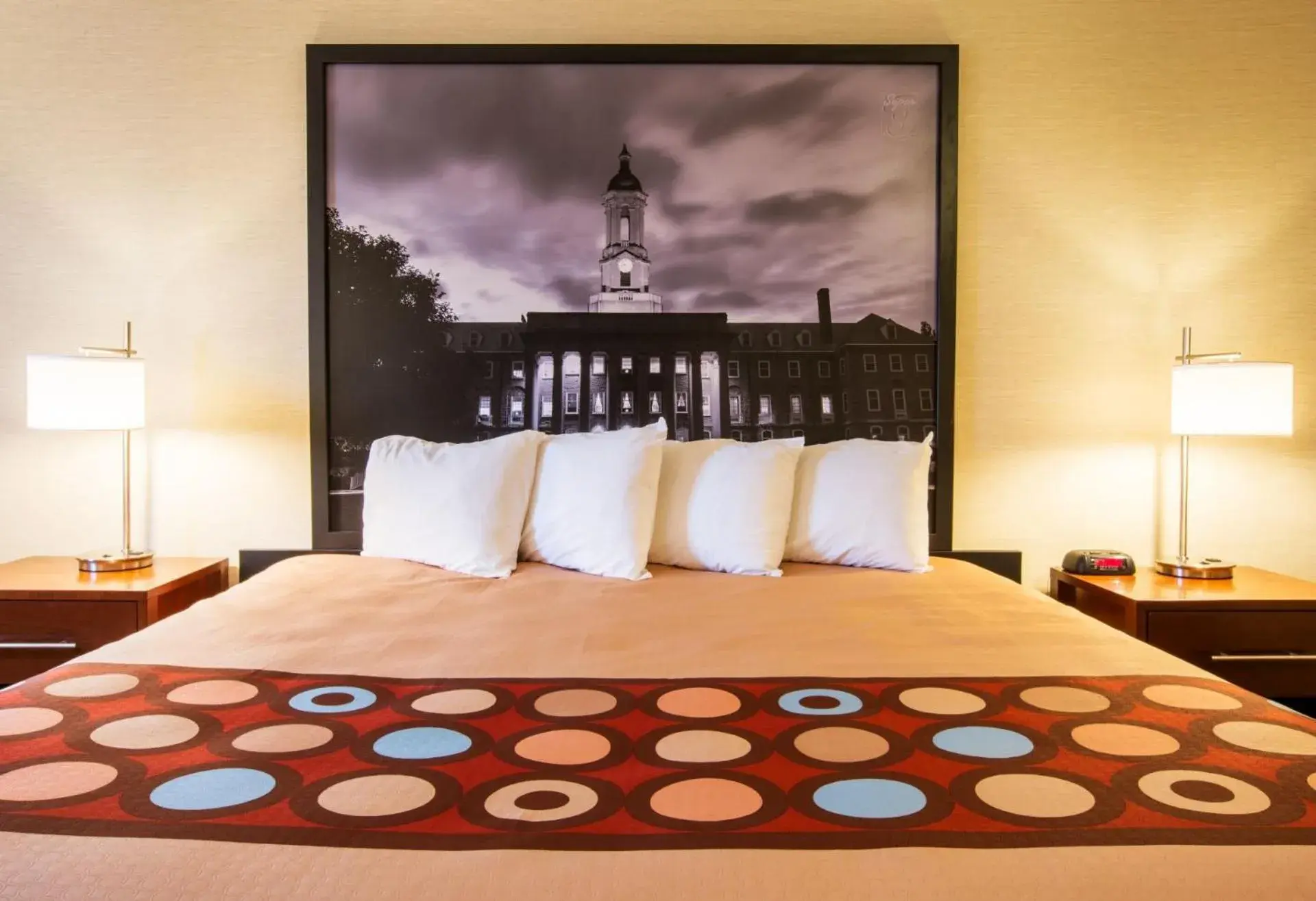 King Room - Mobility Access/Non-Smoking in Super 8 by Wyndham State College King Room - Mobility Access/Non-Smoking in Super 8 by Wyndham State College