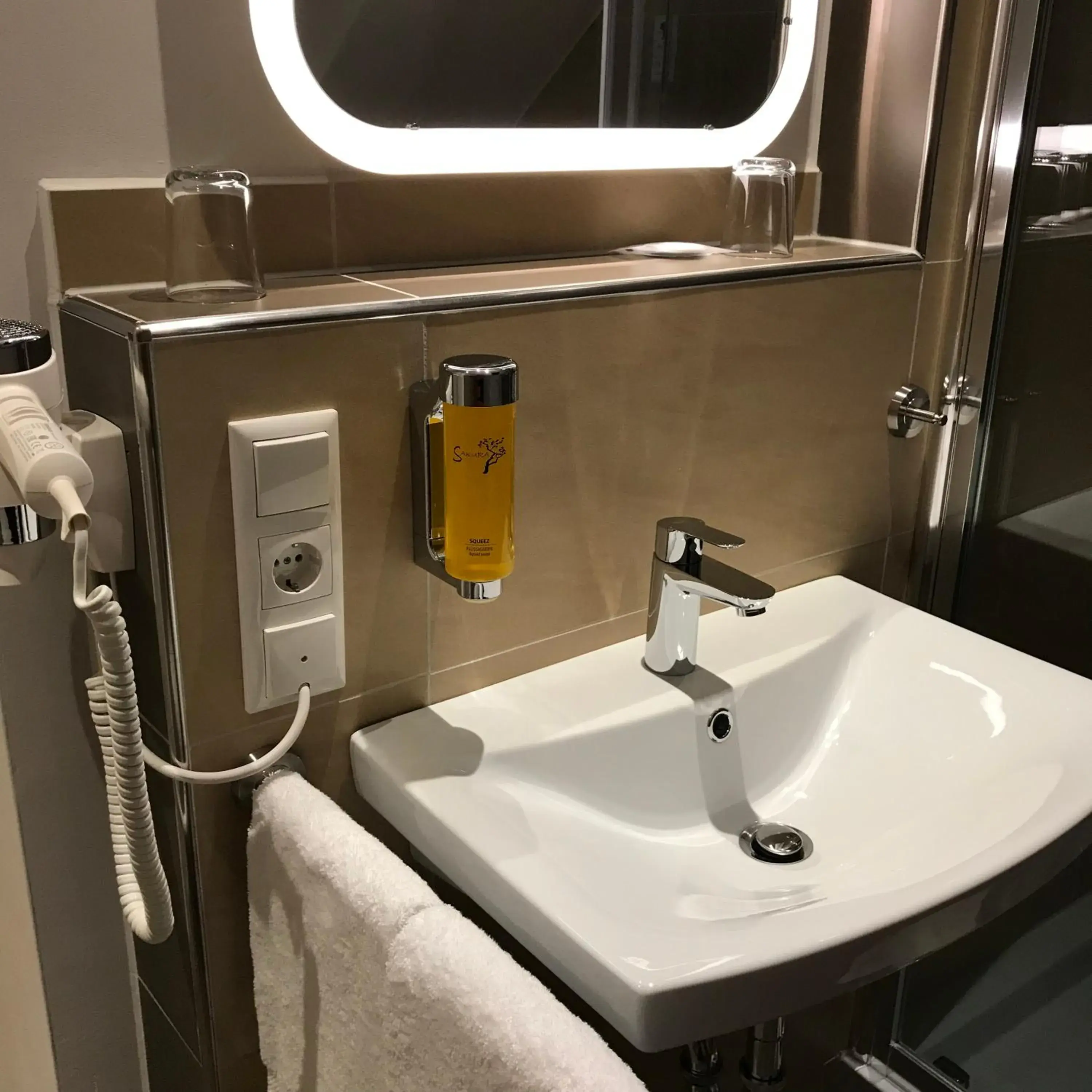 Economy Double Room - single occupancy in Hotel Select Suites & Aparts Economy Double Room - single occupancy in Hotel Select Suites & Aparts