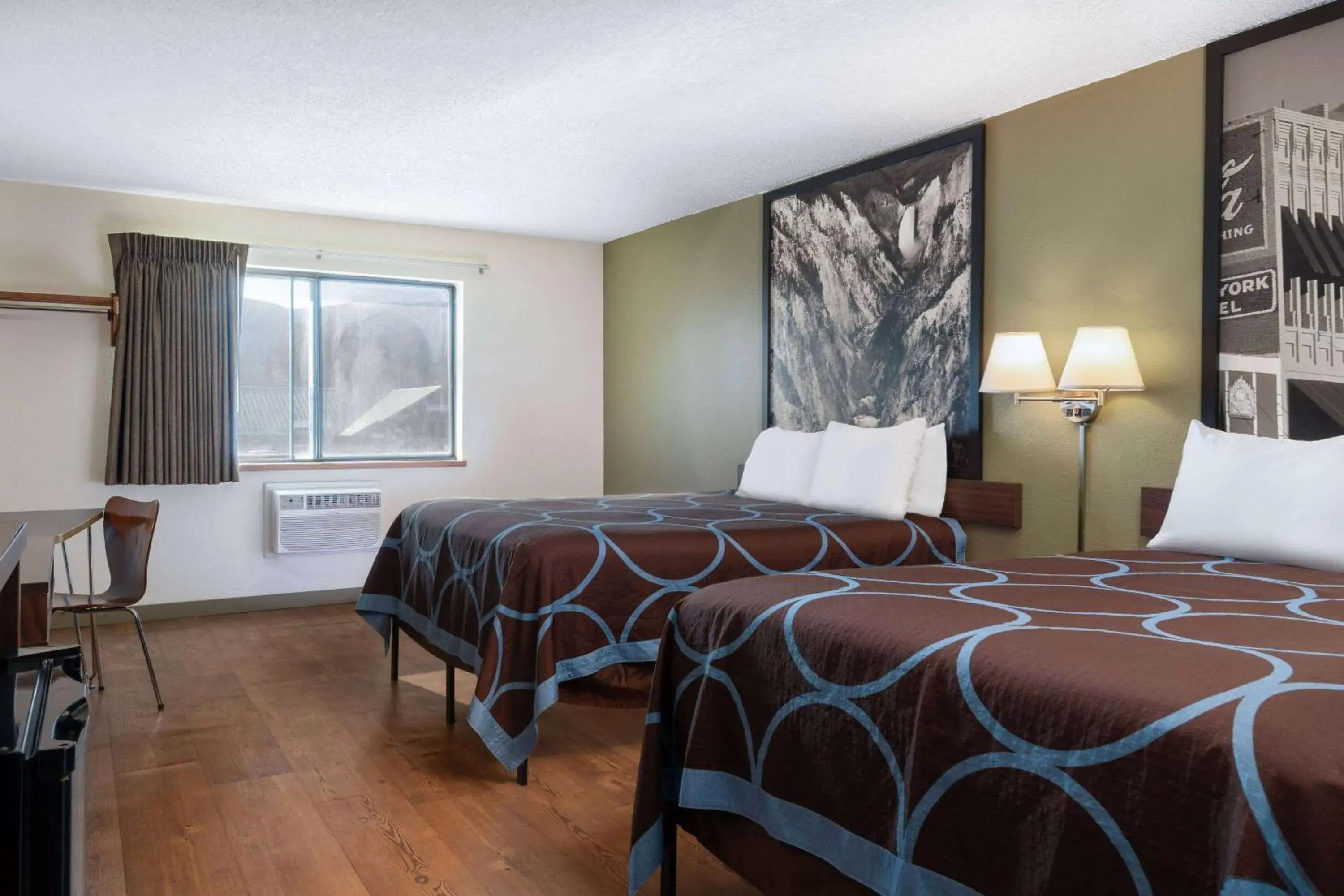 Deluxe Double Room with Two Double Beds - Non-Smoking in Super 8 by Wyndham Livingston Yellowstone Deluxe Double Room with Two Double Beds - Non-Smoking in Super 8 by Wyndham Livingston Yellowstone