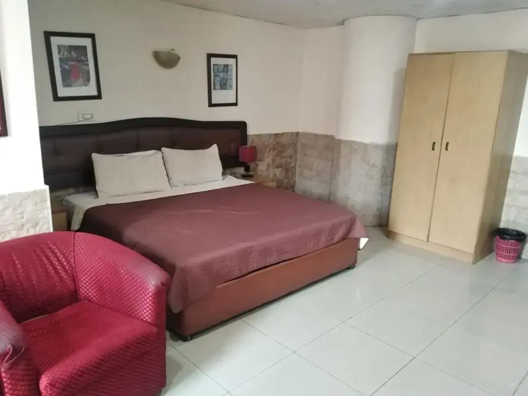 Deluxe Double Room in Amman Palace Hotel Deluxe Double Room in Amman Palace Hotel