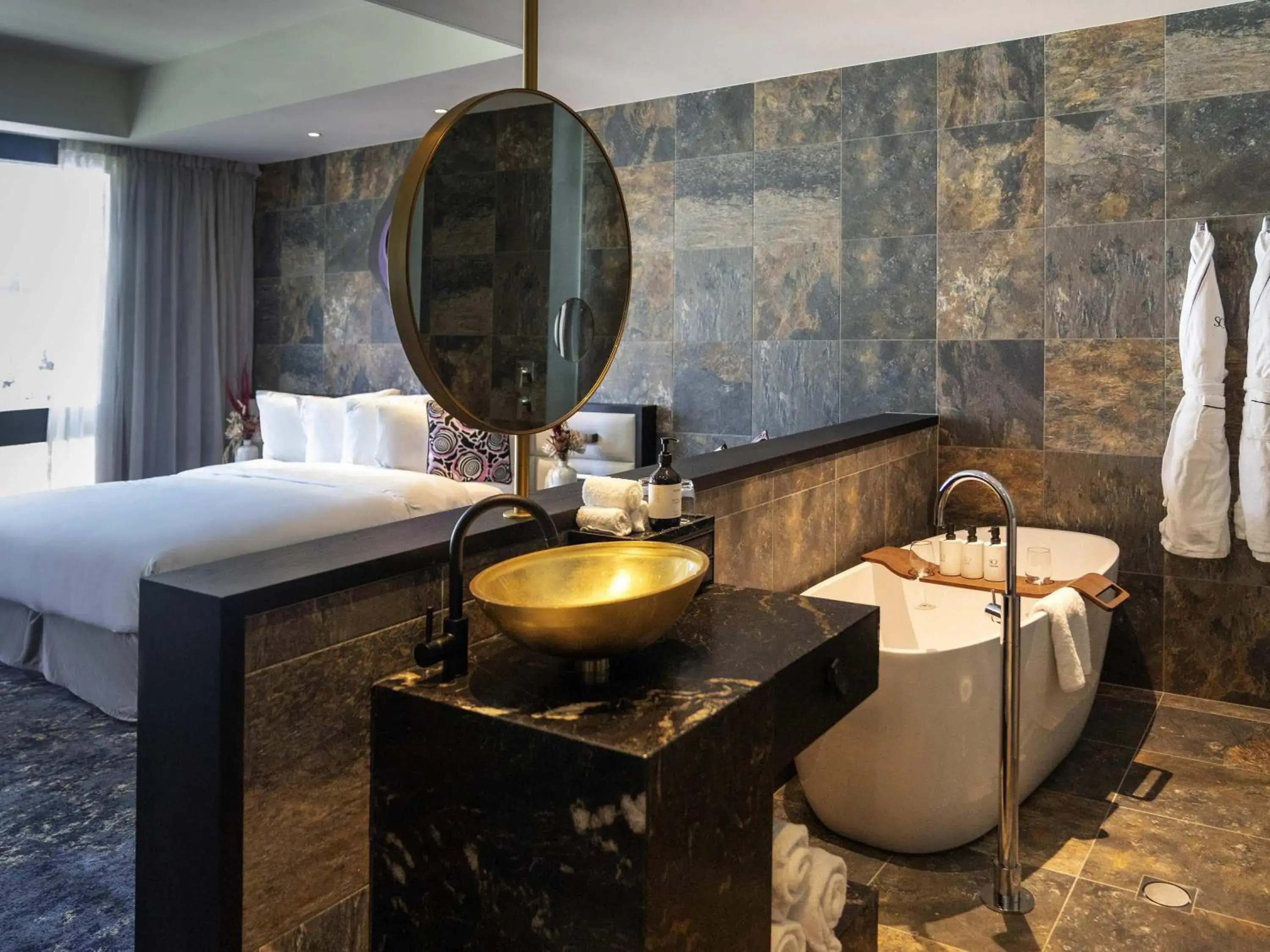 Studio King Room in SO/ Auckland Studio King Room in SO/ Auckland