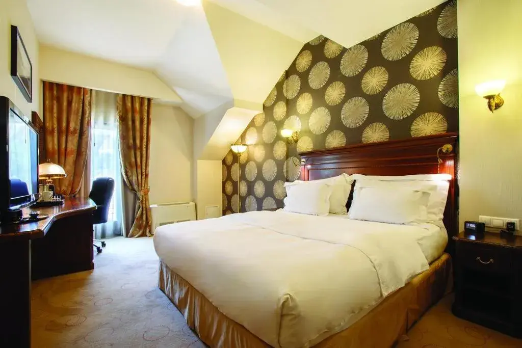 King Room in DoubleTree by Hilton Hotel Sighisoara - Cavaler King Room in DoubleTree by Hilton Hotel Sighisoara - Cavaler