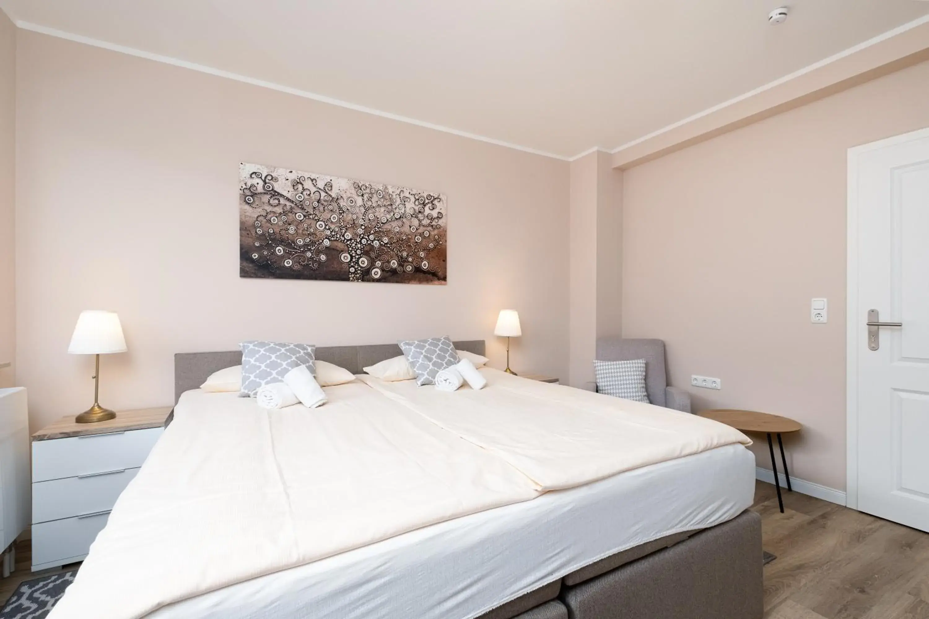 Double Room with Shared Bathroom - single occupancy in Gästehaus "Kleines Stadtidyll" -Zimmer und Apartments Double Room with Shared Bathroom - single occupancy in Gästehaus "Kleines Stadtidyll" -Zimmer und Apartments